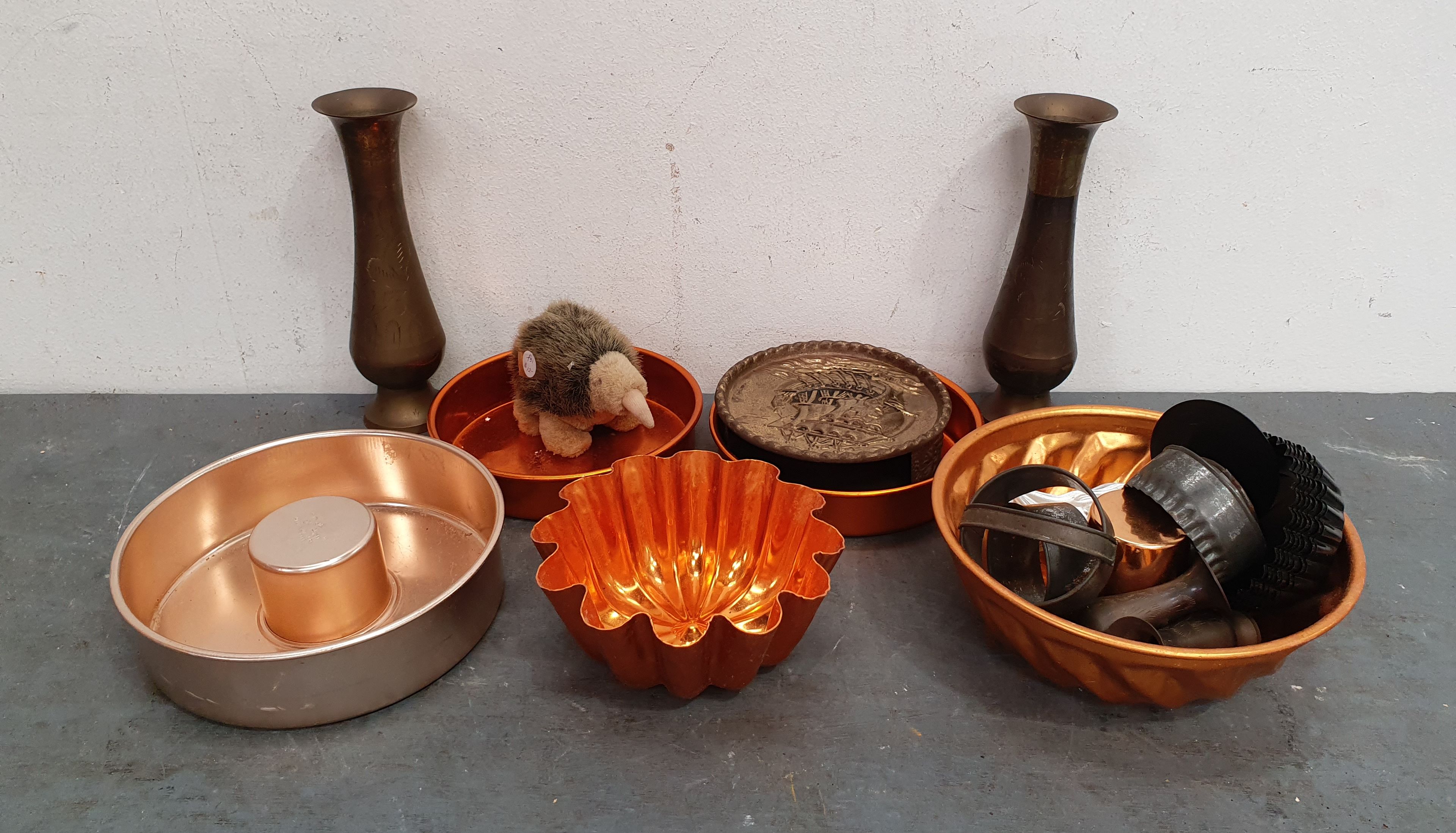 A GROUP OF METALWARE