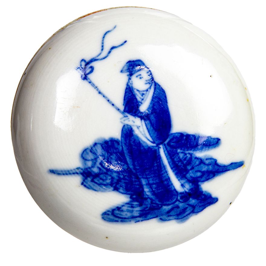 A Chinese blue and white seal paste box