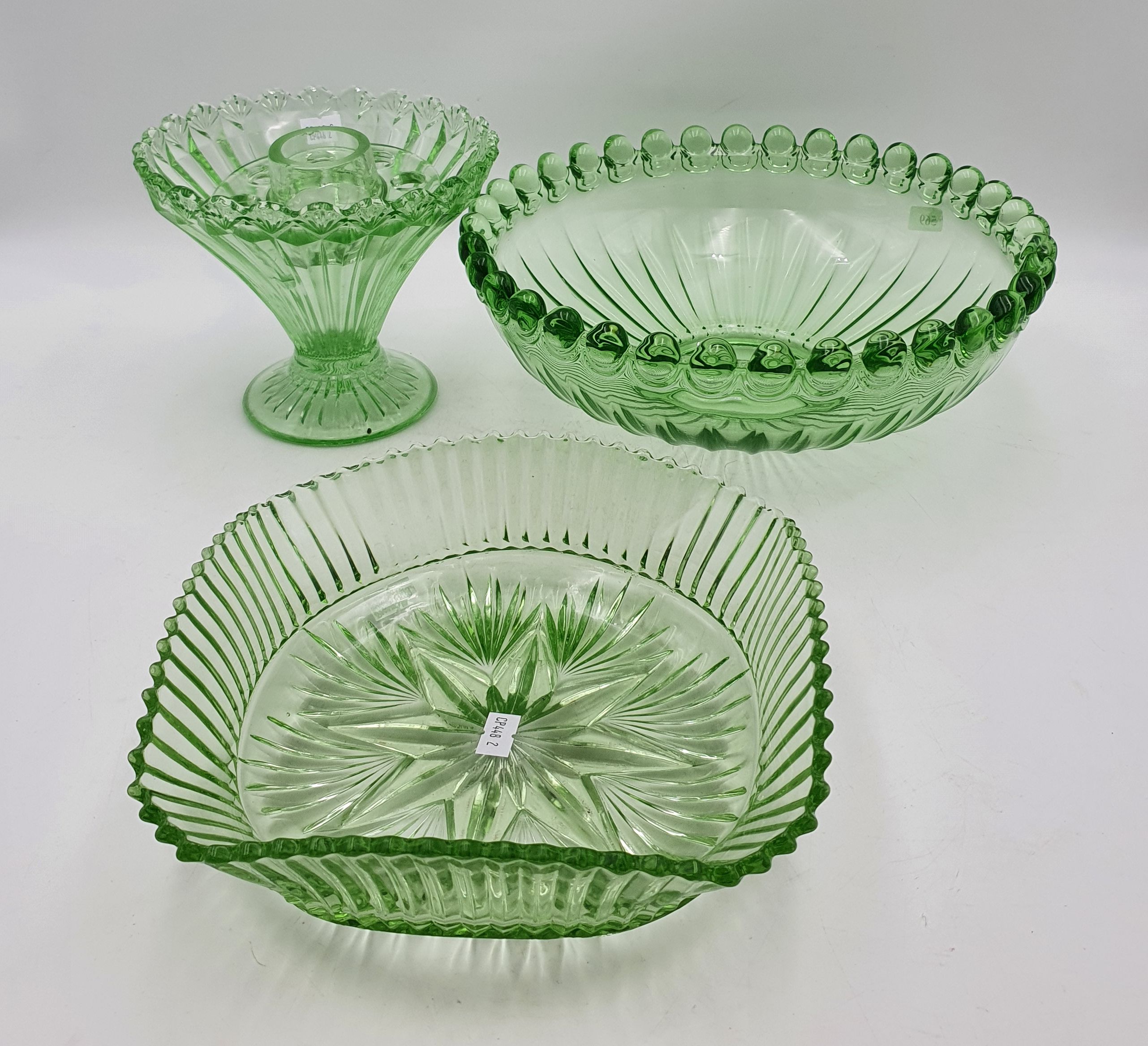 569 · A COLLECTION OF DEPRESSION GLASSWARE PIECES