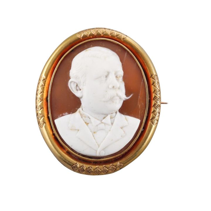 Antique 18k Gold Shell Cameo Portrait Brooch Pin