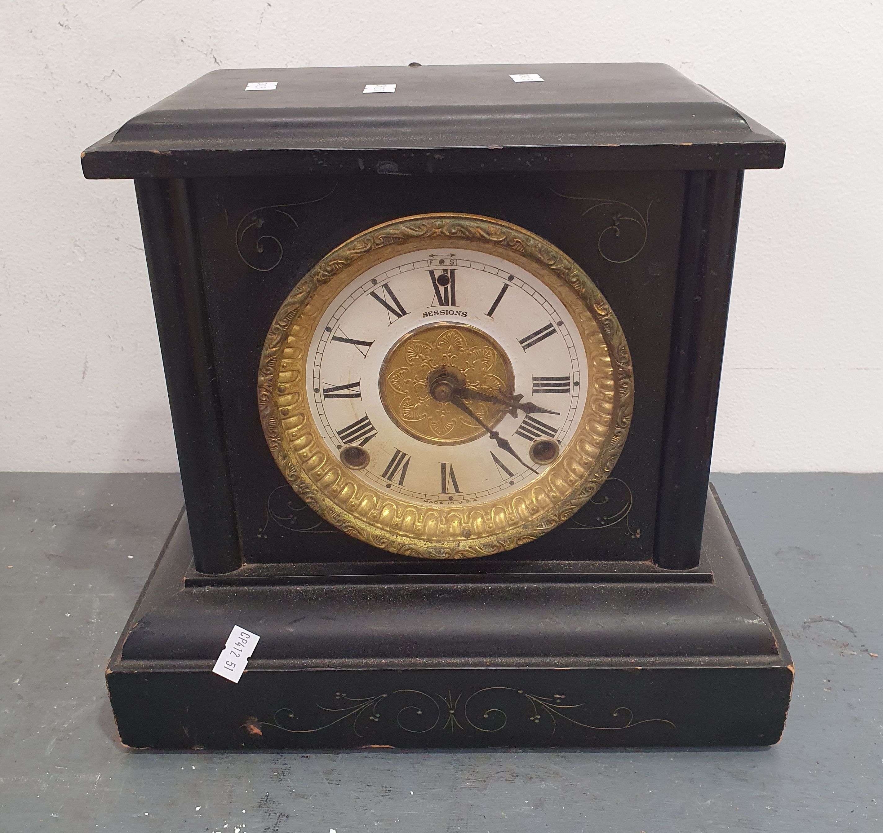 1332 · A TIMBER MANTLE CLOCK