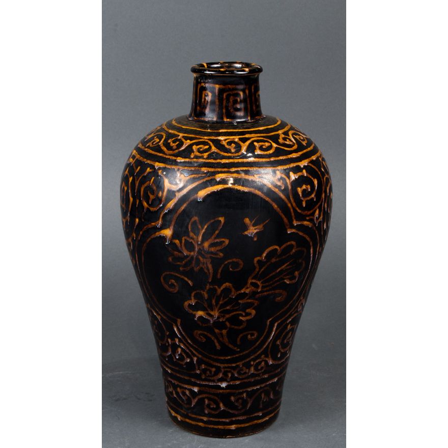 A Chinese Jizhou 'Guri'-style Meiping Vase