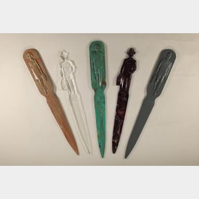 5- 7 1/2'' BAKELITE / PLASTIC FULLER BRUSH COMPANY