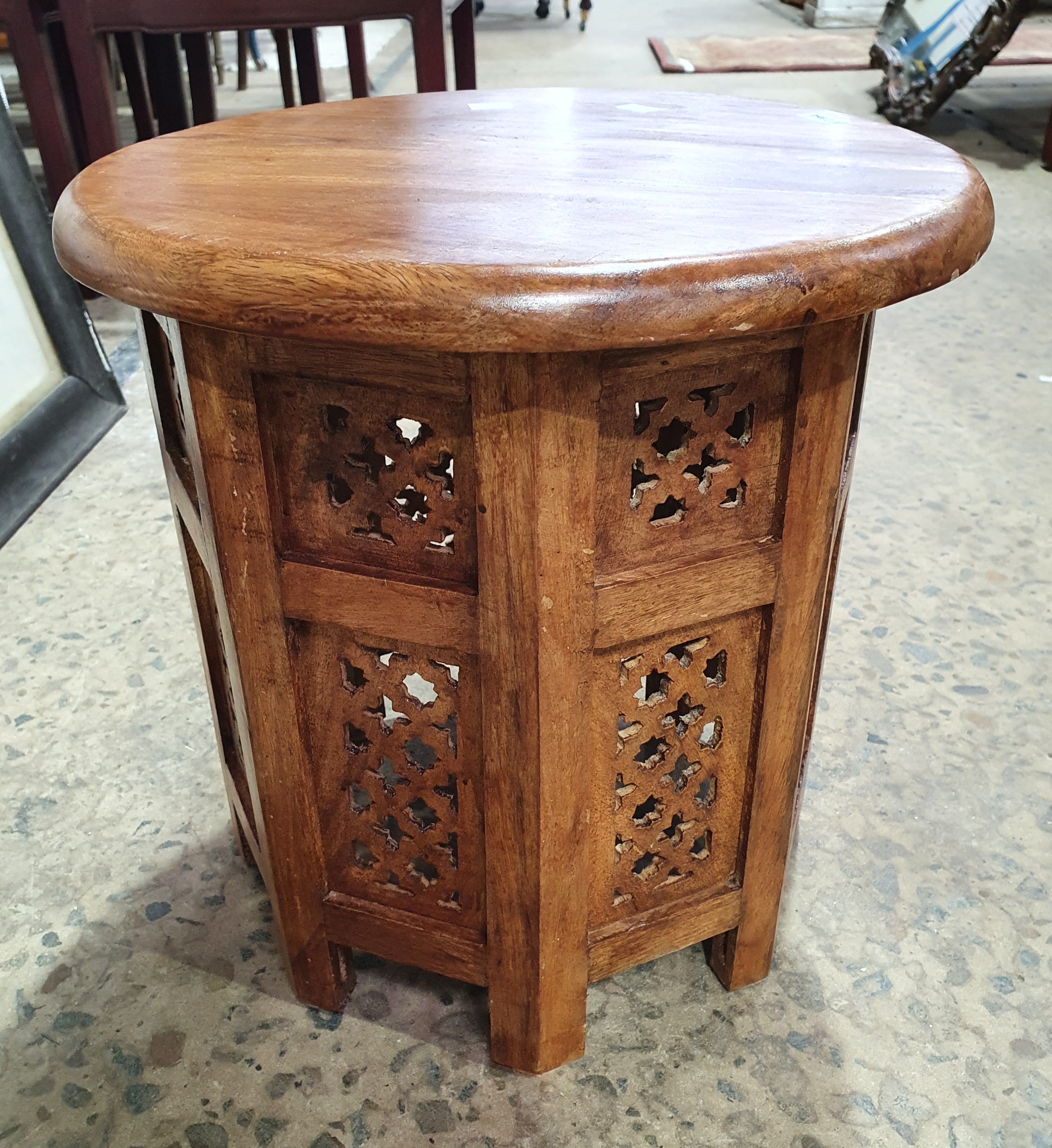 2464 · A SIDE TABLE