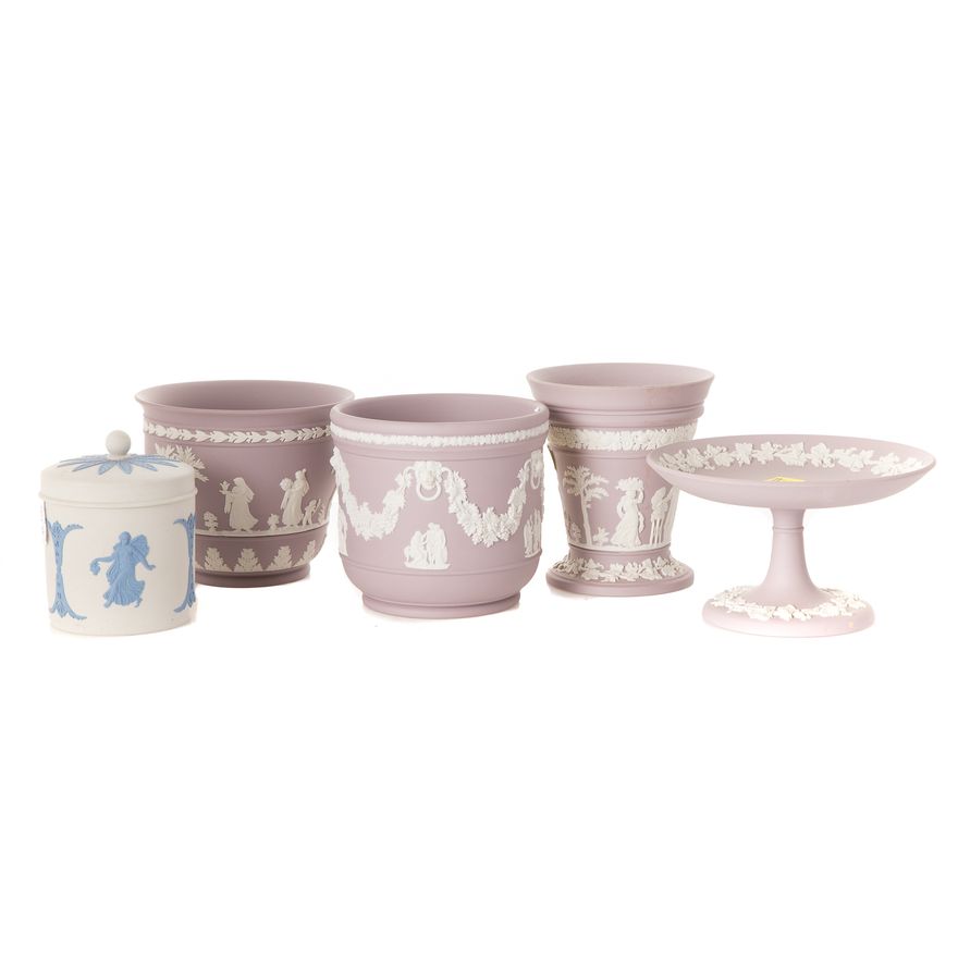 Five Wedgwood jasper articles