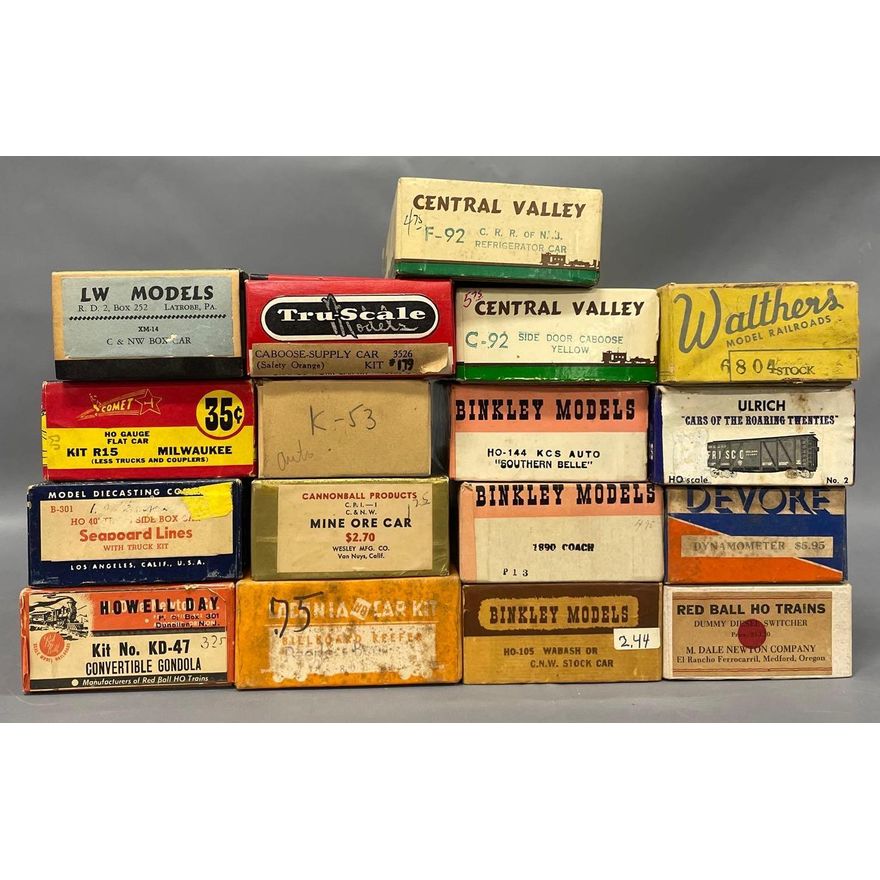 Seventeen mixed manufacturer HO scale freight car craftsman kits in