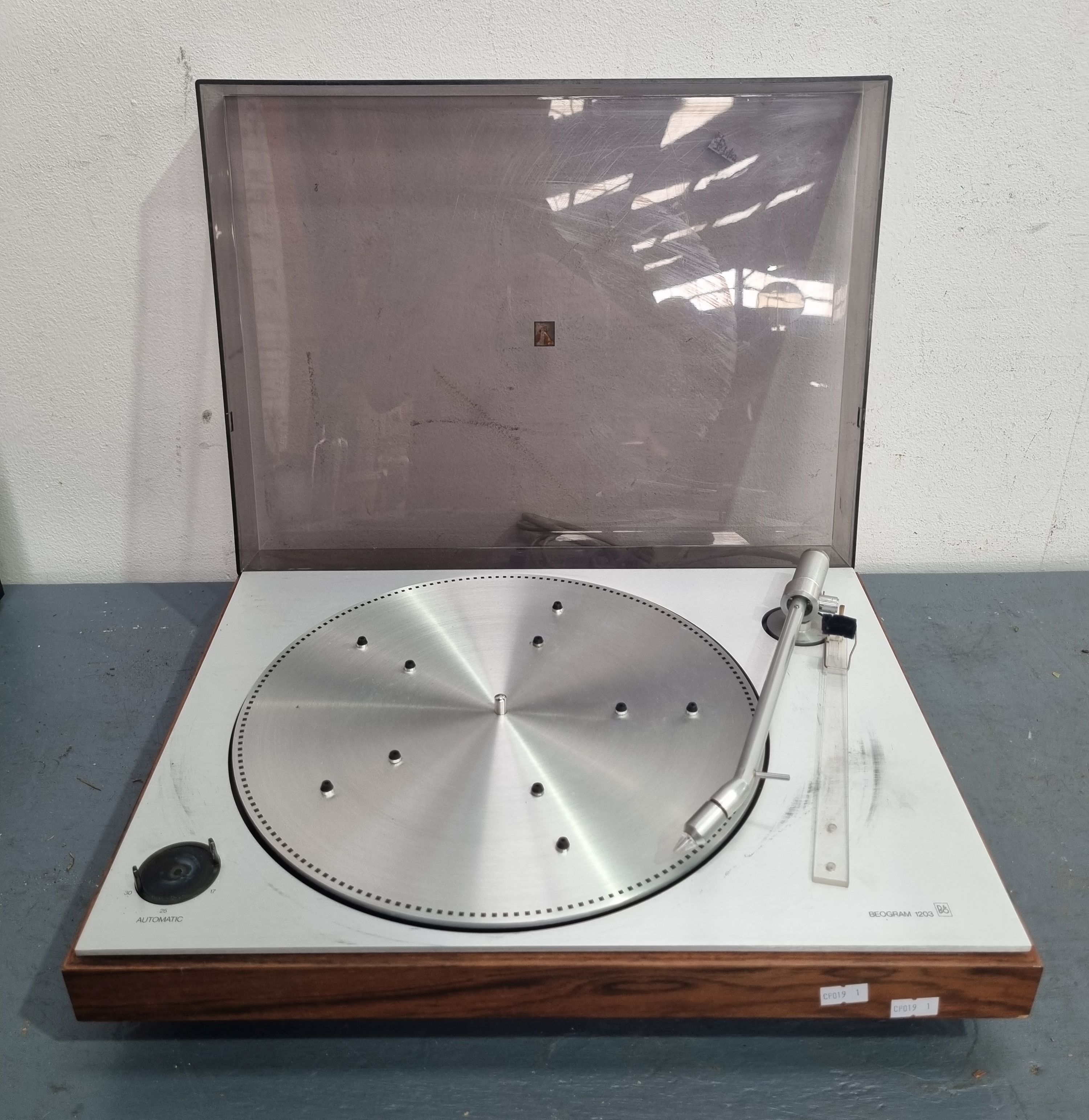 1303 · A BANG & OLUFSEN BEOGRAM 1203 TURNTABLE