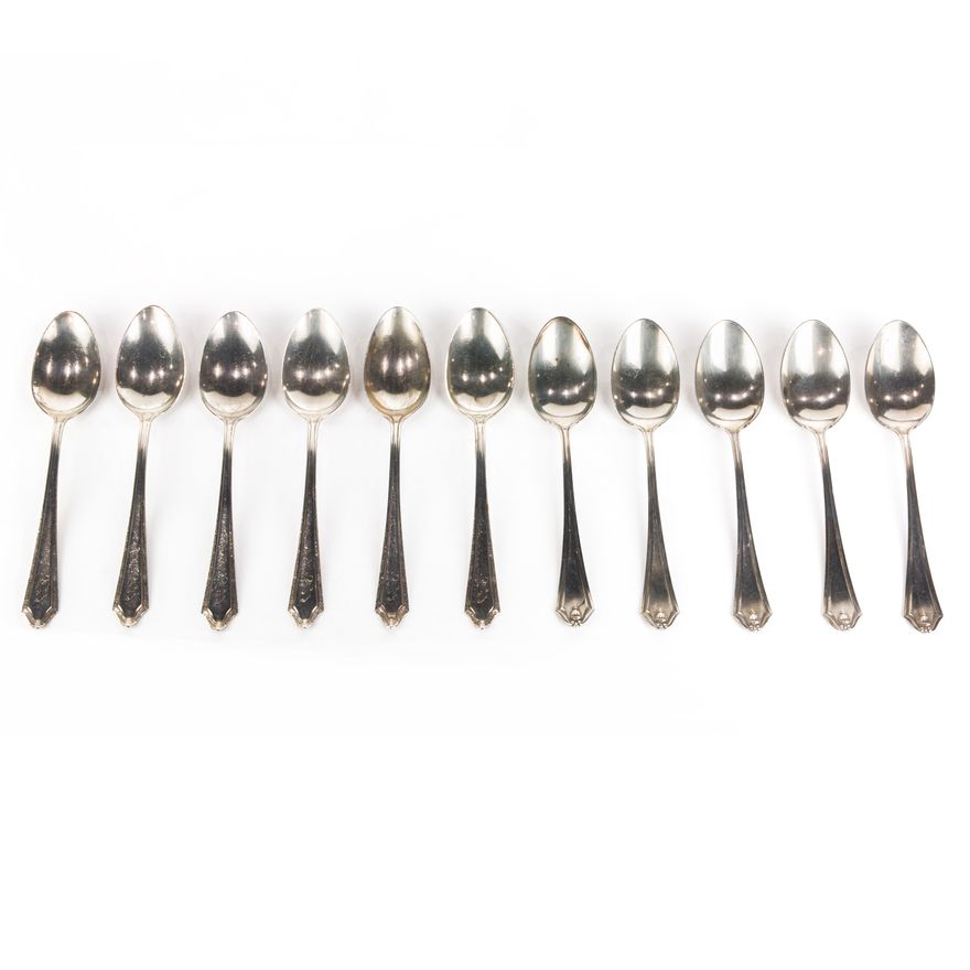 (Lot of 11) Art Deco sterling teaspoons: (6) Towle Virginia Carvel with initial 5