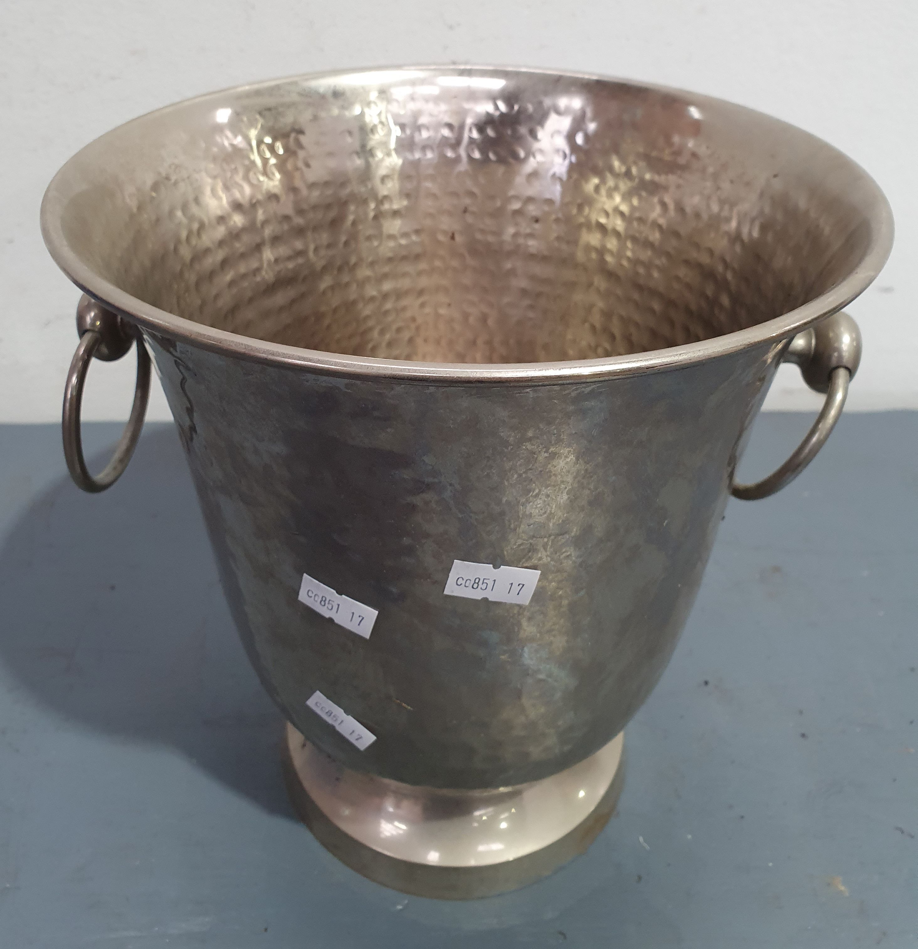 1237 · AN ICE BUCKET