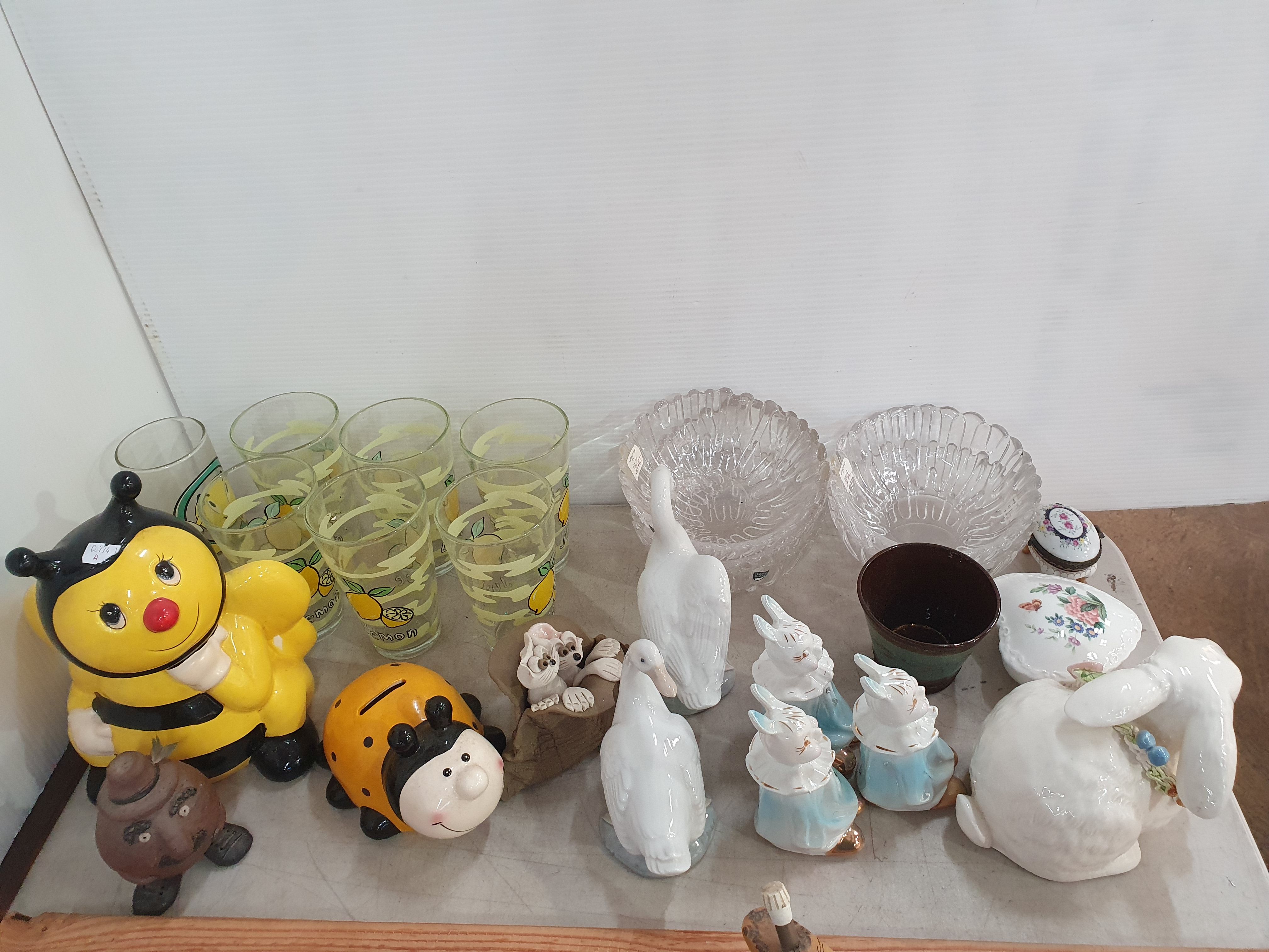140 · A GROUP OF VARIOUS ITEMS