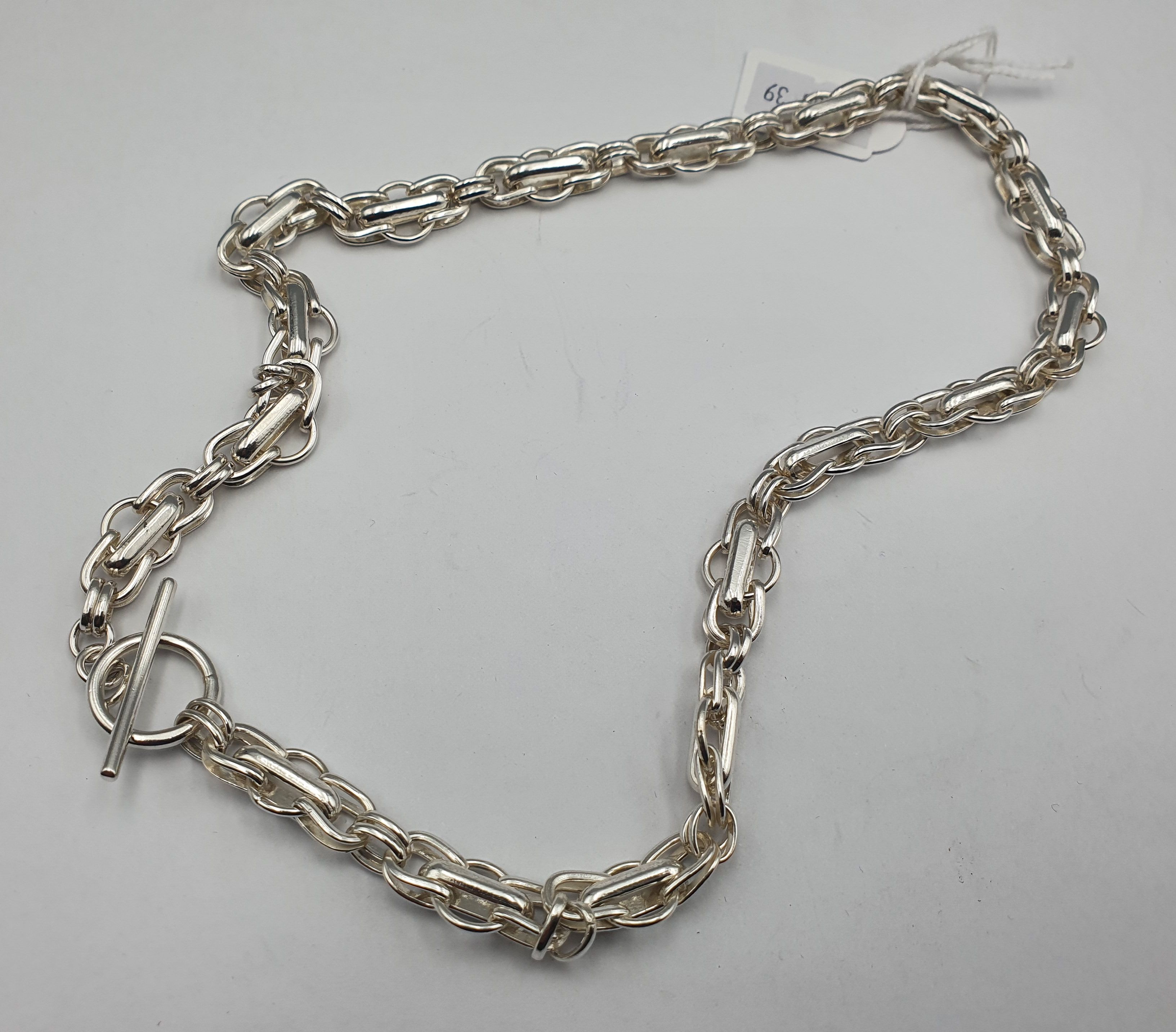 265 · A UNIQUE SOLID SILVER NECKLACE