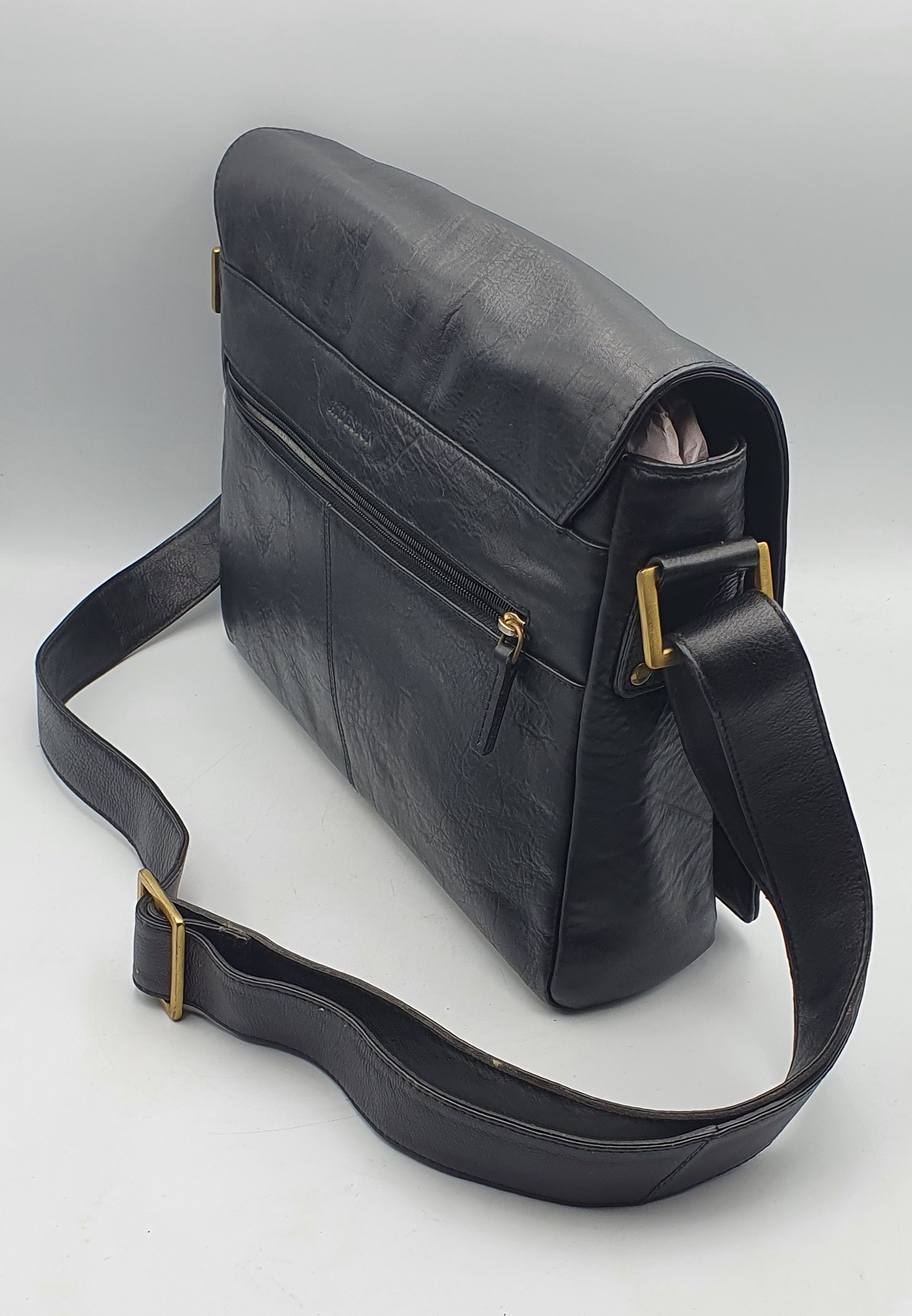 235 · A 'HIDESIGN' LEATHER MESSENGER BAG