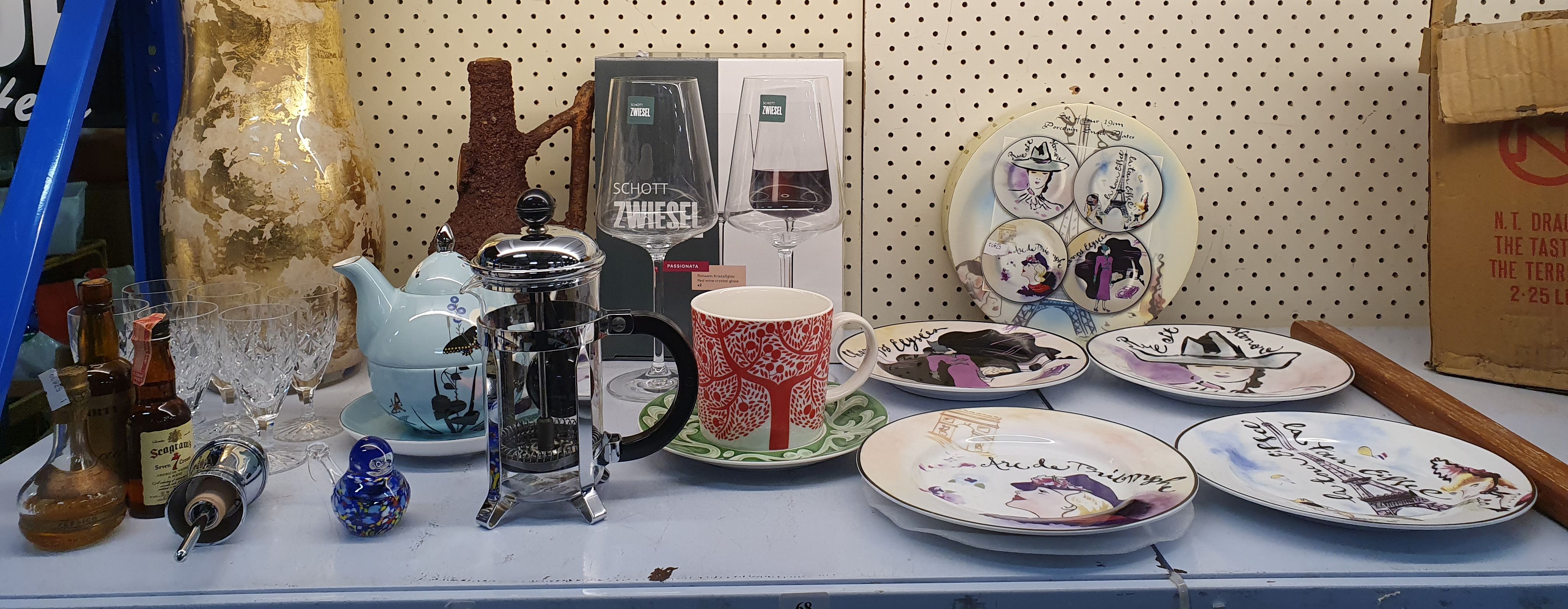 68 · A GROUP OF VARIOUS ITEMS