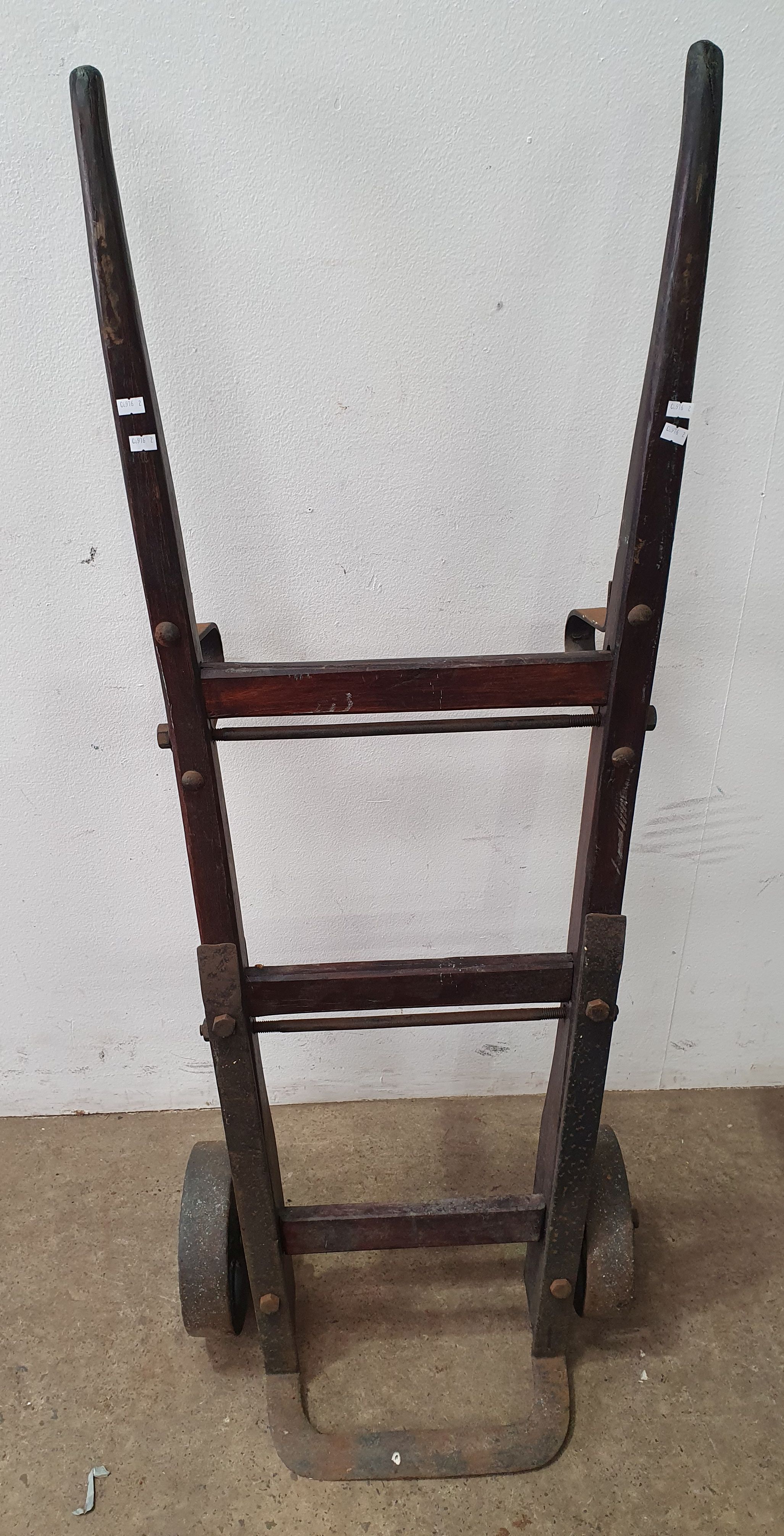 1005 · AN ANTIQUE TROLLEY