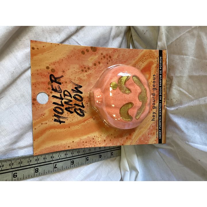 Holler & Glow "Hey Gourd-Geous Pumpkin Shaped Bath Fizzer Sweet Pumpkin Scented