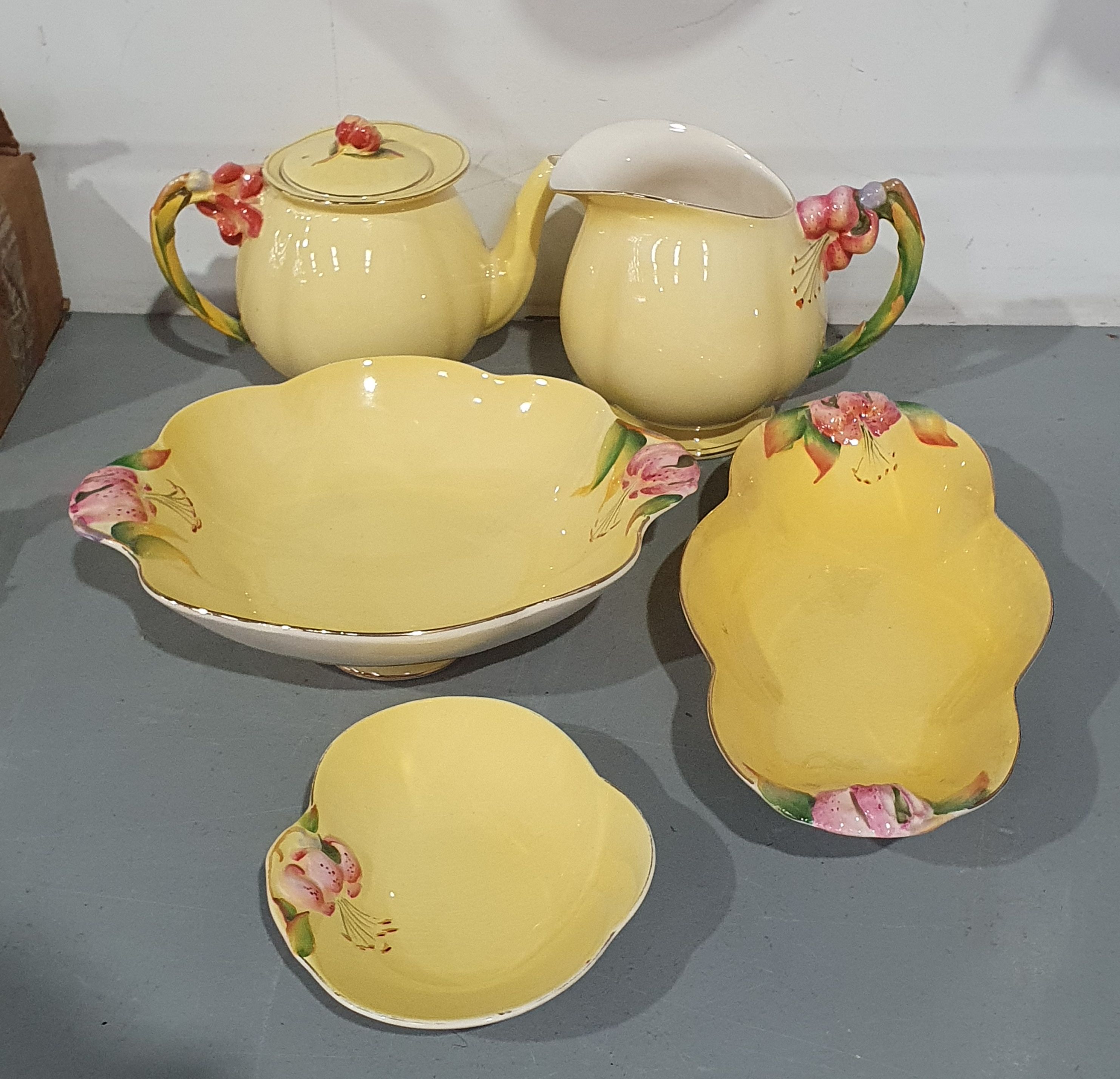 A Group Of Royal Winton Grimwades 'Tiger Lily' Ceramic Pieces