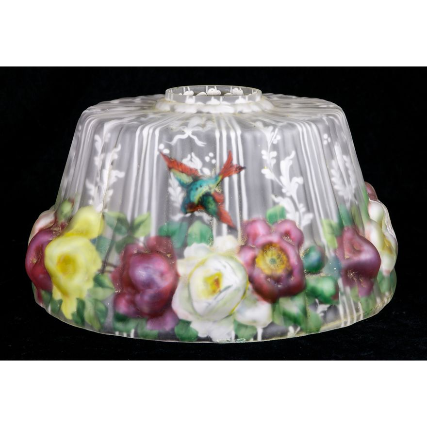 A Pairpoint puffy glass shade