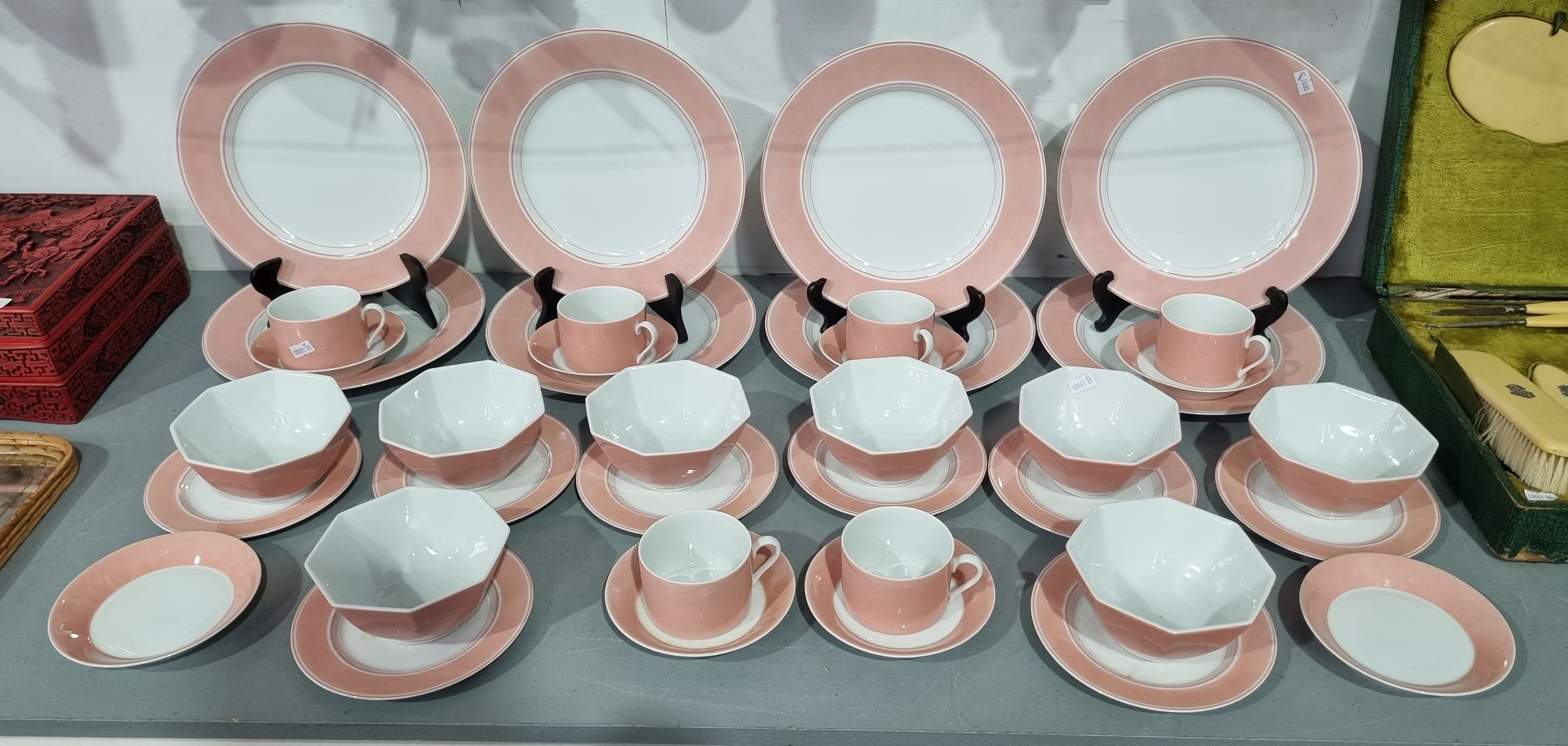 200 · A FITZ AND FLOYD PORCELAIN DINNER SET