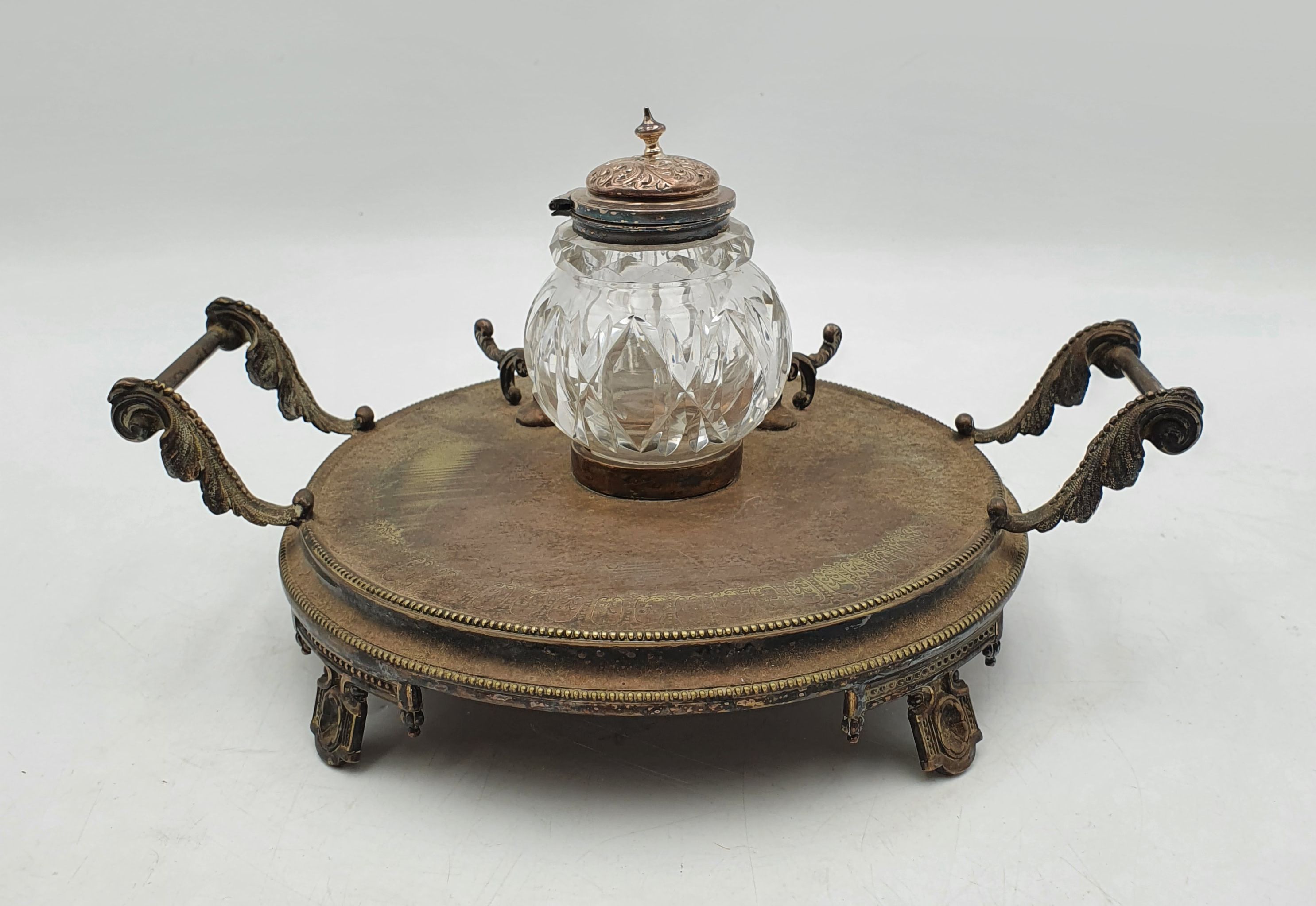 AN EARLY 20TH CENTURY WHITEHILL SILVER PLATED STANDISH