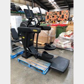 TECHNOGYM CROSS OVER ELIPTICAL CROSS TRAINER MACHINE