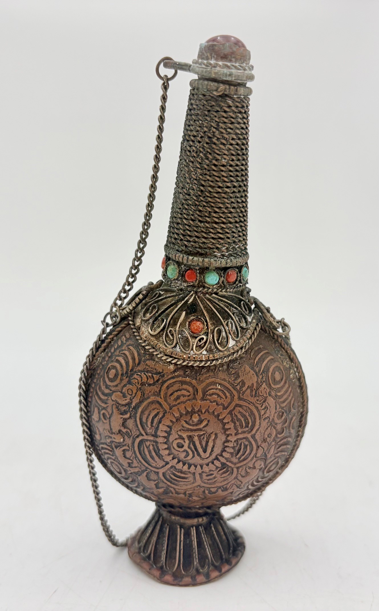 522 · A TIBETAN MIXED METAL SNUFF BOTTLE