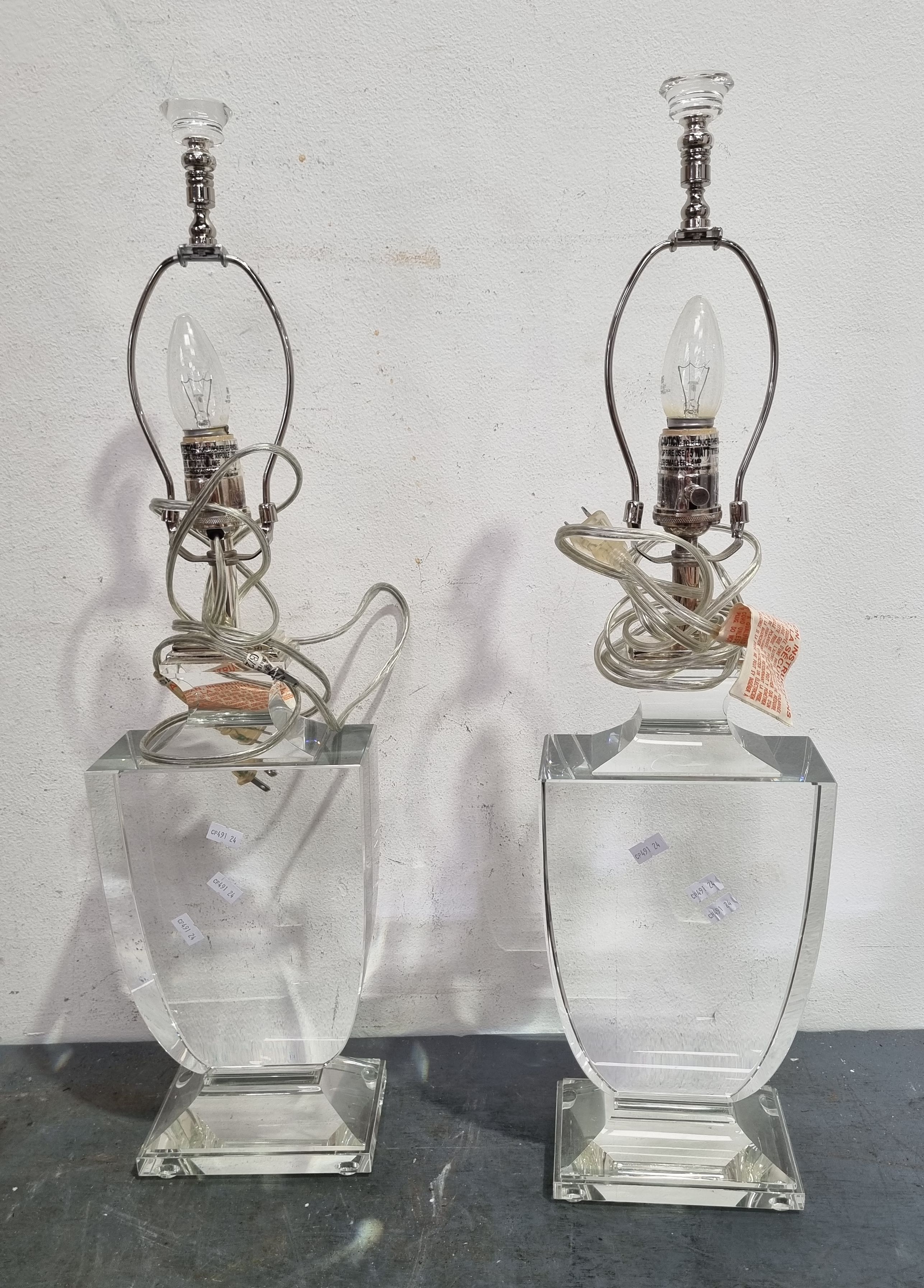 1225 · A PAIR OF GLASS TABLE LAMPS