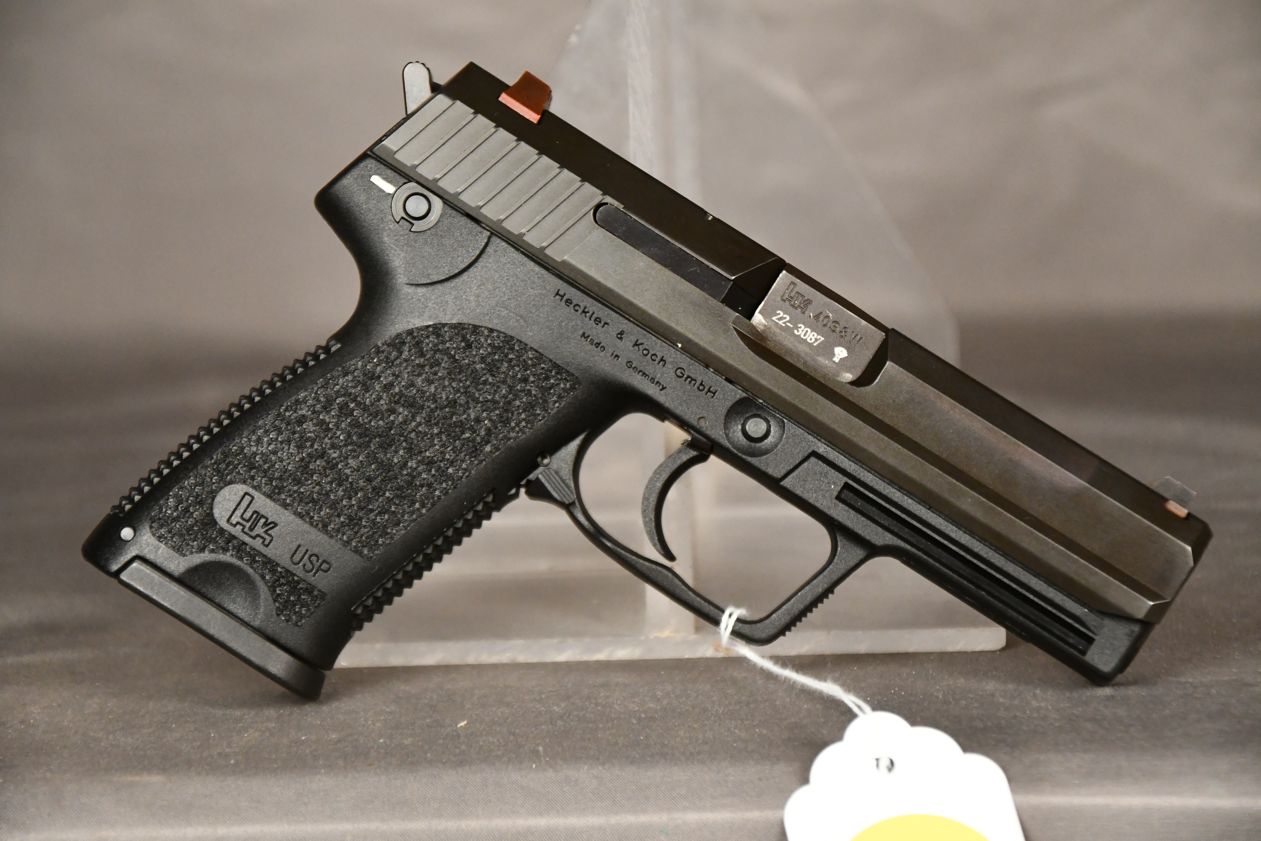 Heckler & Koch USP, .40 S&W cal. semi-auto pistol, 4
