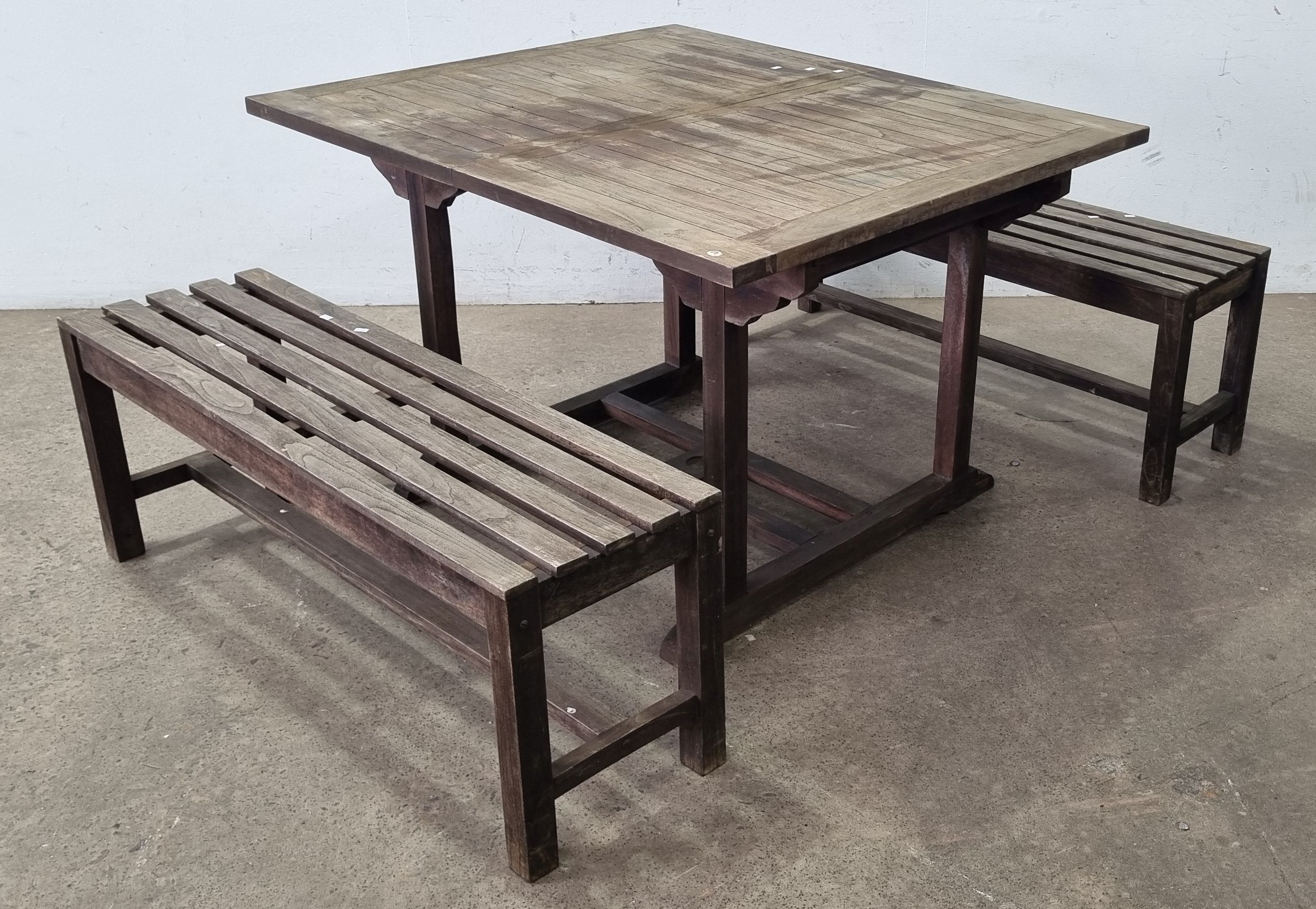 1113 · A TABLE WITH TWO TIMBER BENCHES