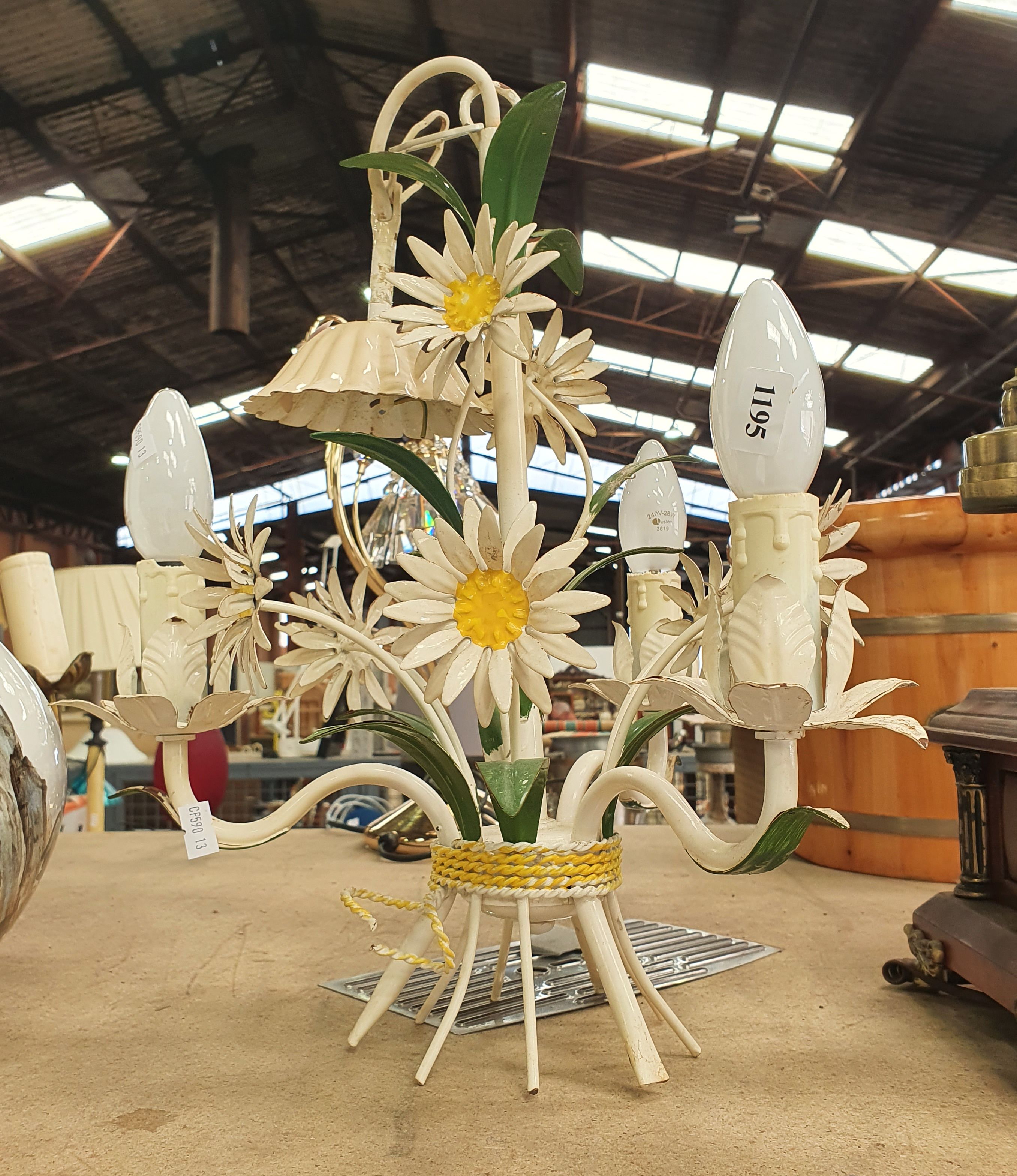 1195 · A FLORAL HANGING LIGHT
