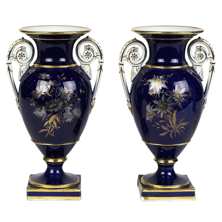 (lot of 2) Meissen porcelain urns