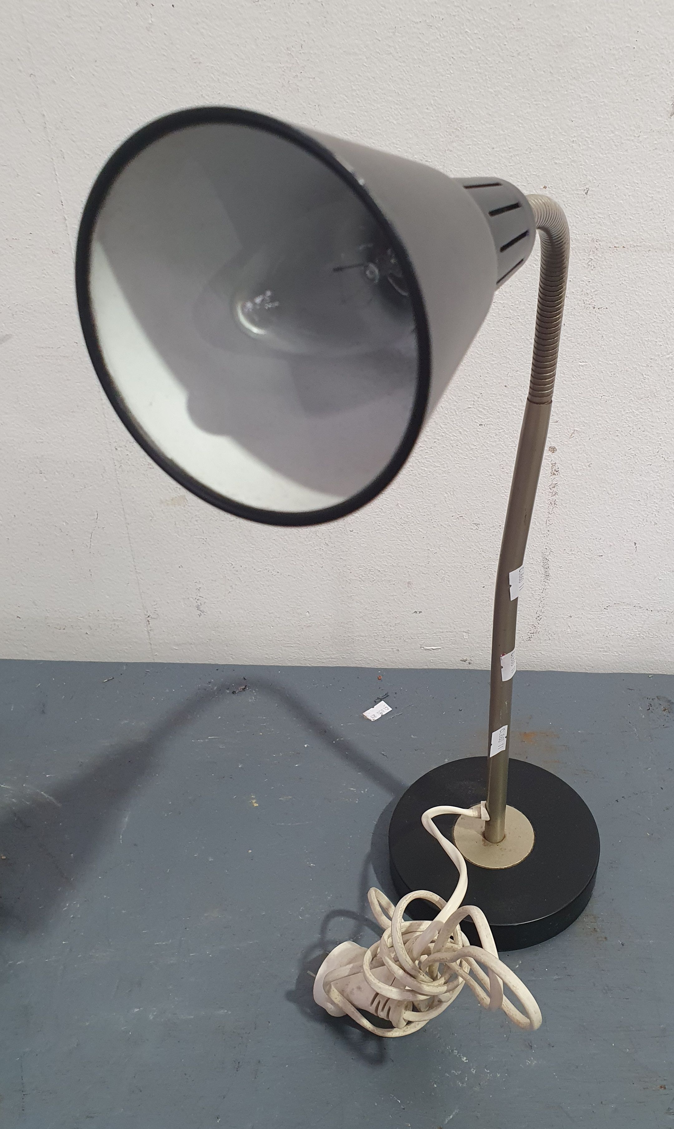 1265 · A GOOSENECK TABLE LAMP