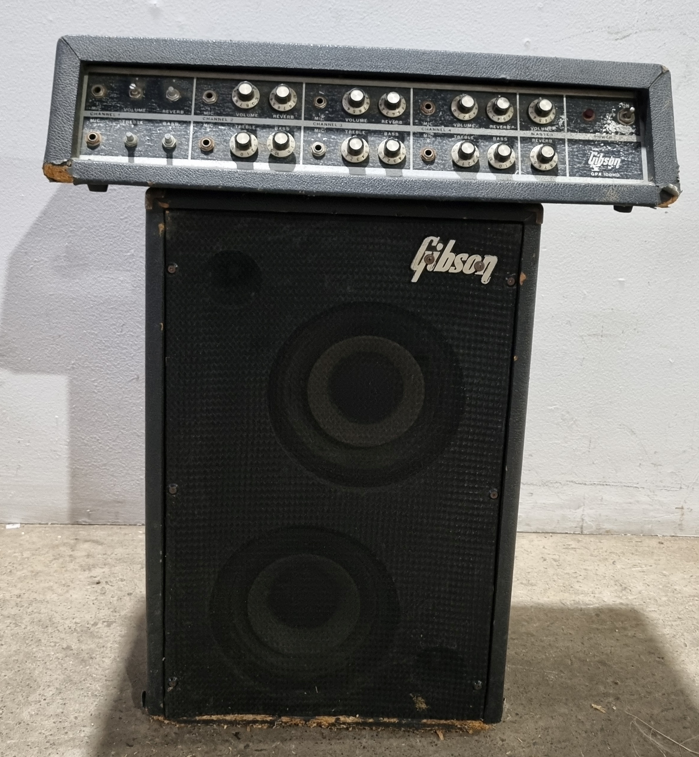 1303 · A VINTAGE GIBSON GPA-100HD 8 CHANNEL PA
