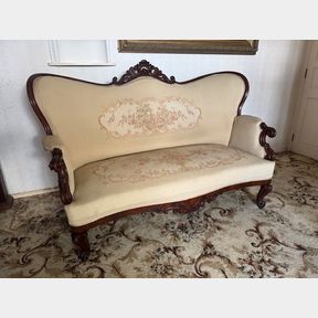 VICTORIAN WALNUT DECORATIVE ORNATE LOVESEAT