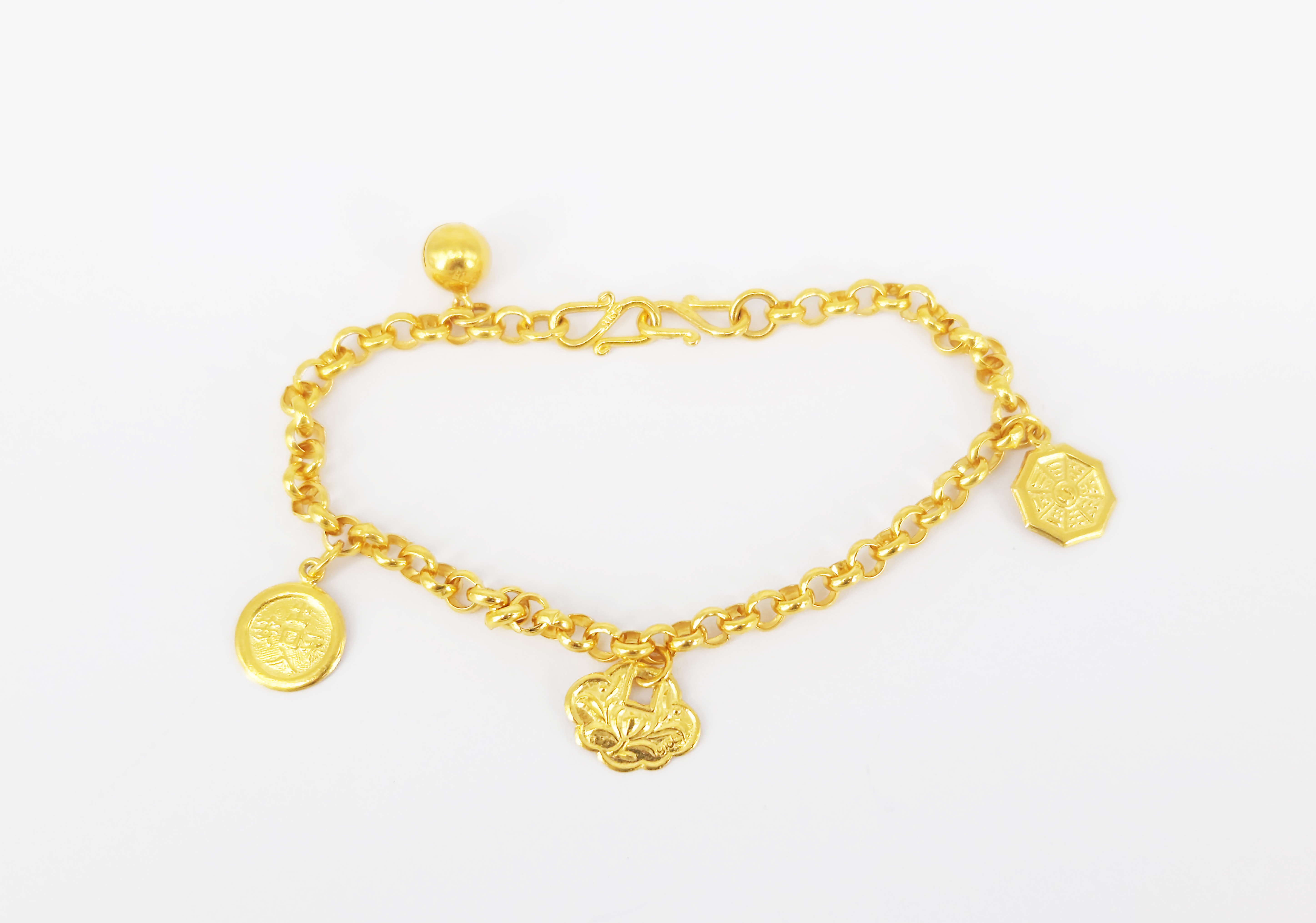 An Asian Yellow Gold Belcher Link Bracelet