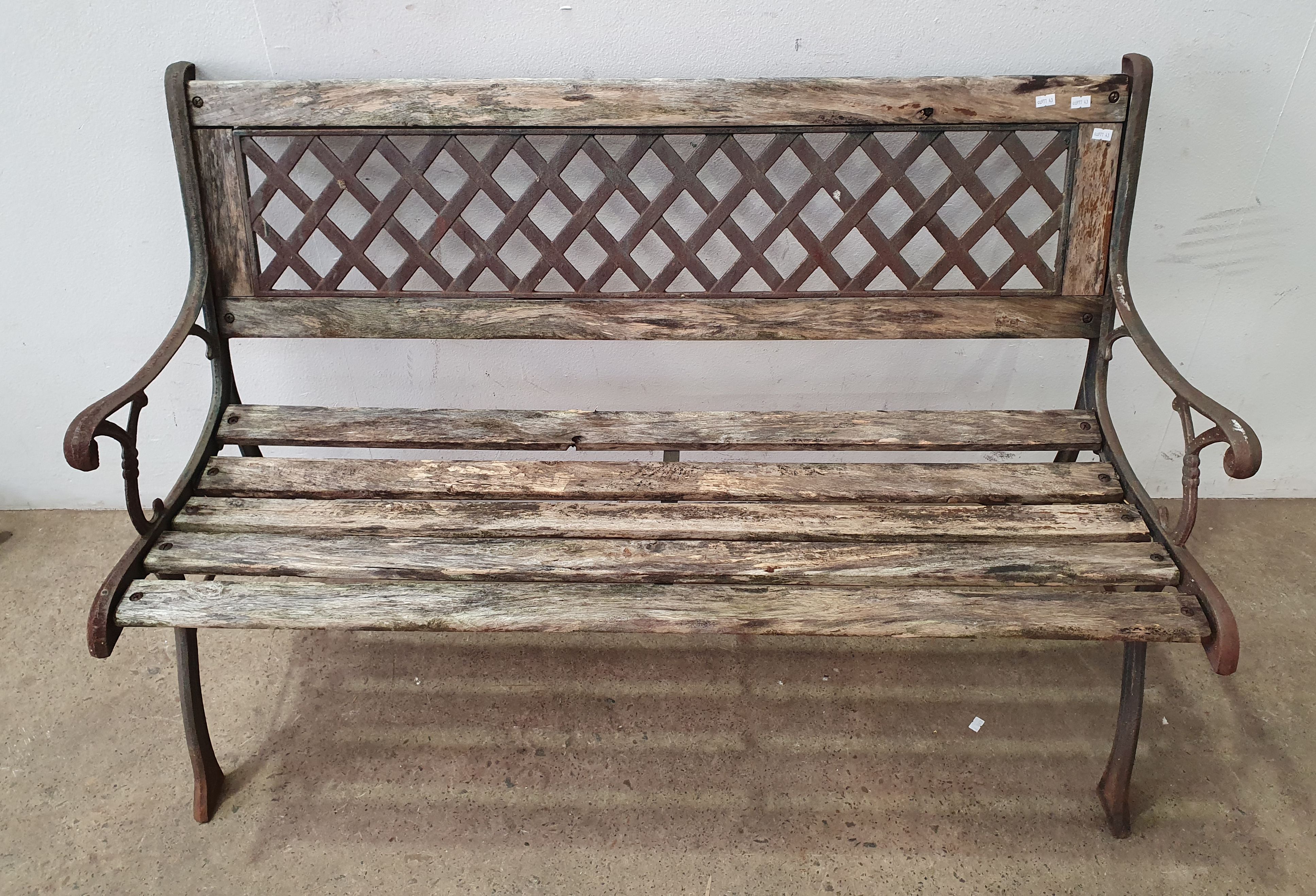 1042 · AN ALUMINIUM GARDEN BENCH