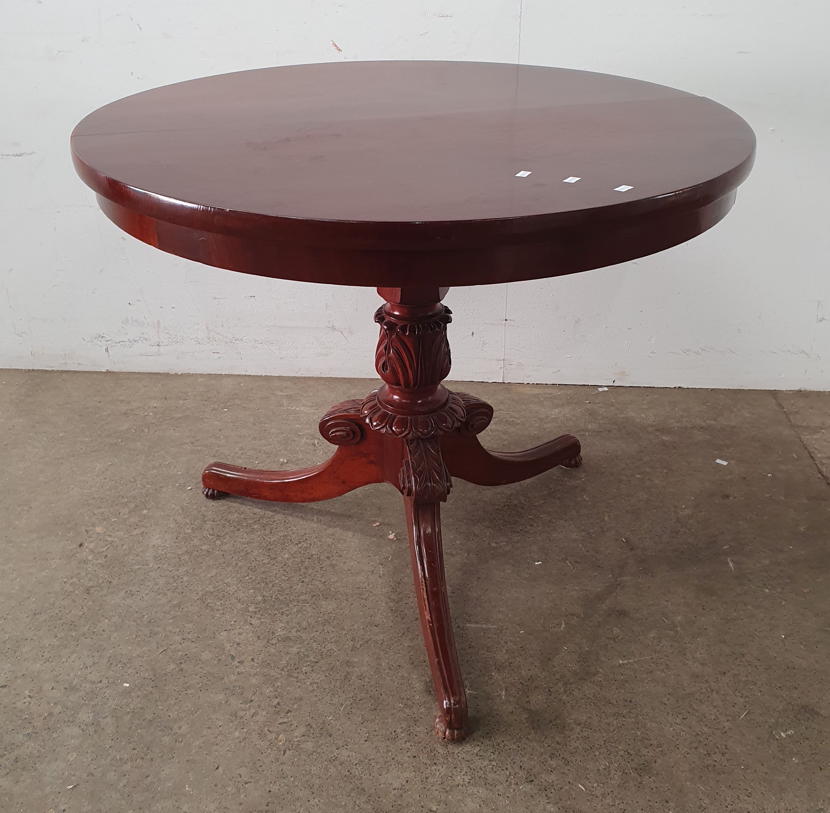 2004 · A CIRCULAR CENTRE TABLE