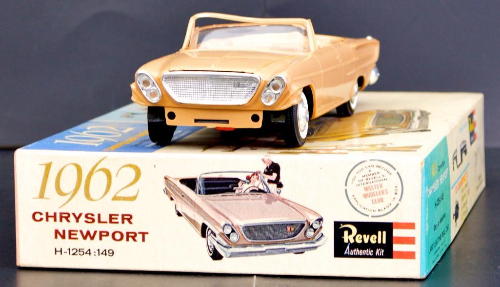Built up Revell 1962 Chrysler Newport 1/25 scale model kit H 1254