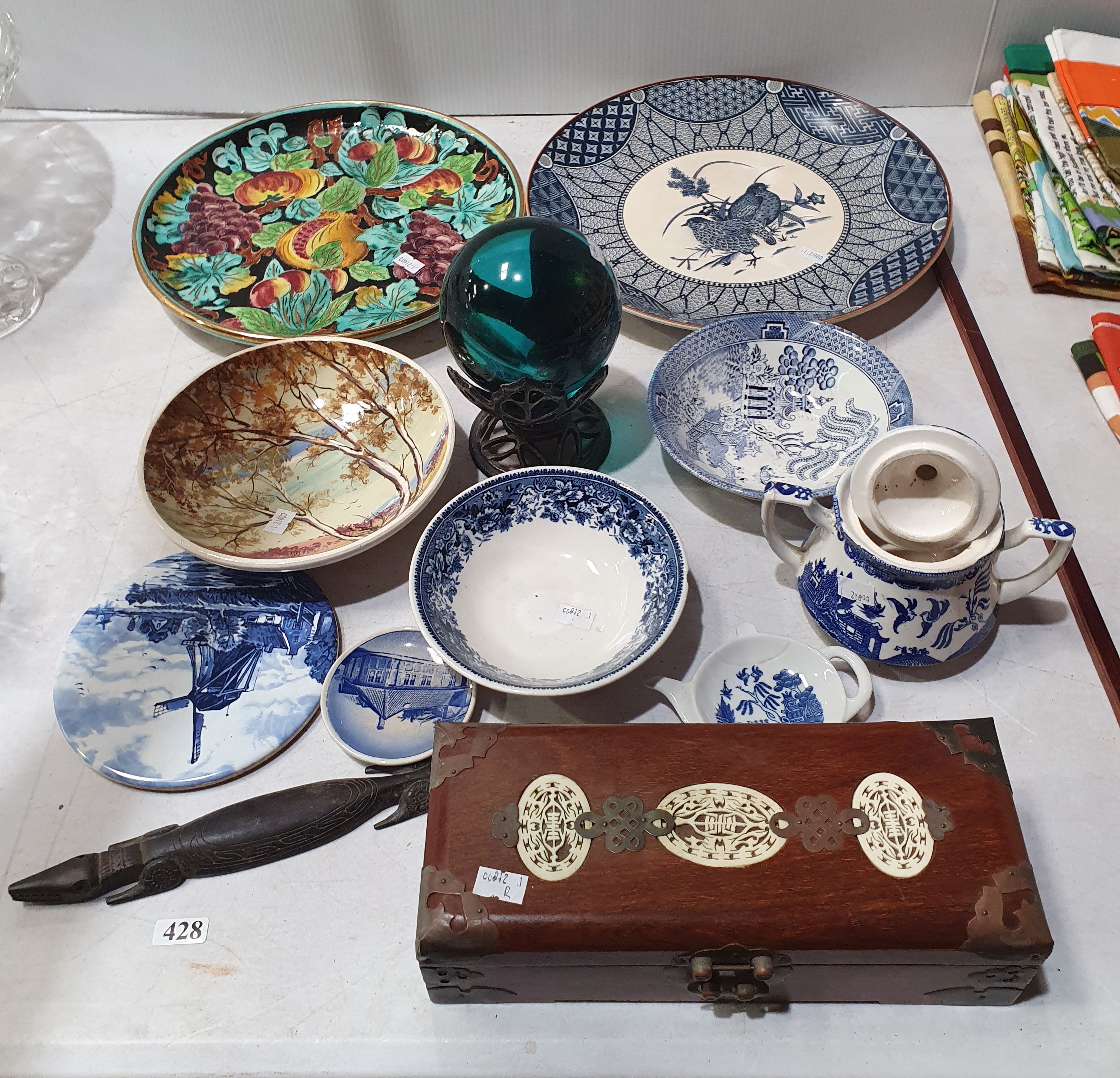 428 · A GROUP OF VARIOUS ITEMS