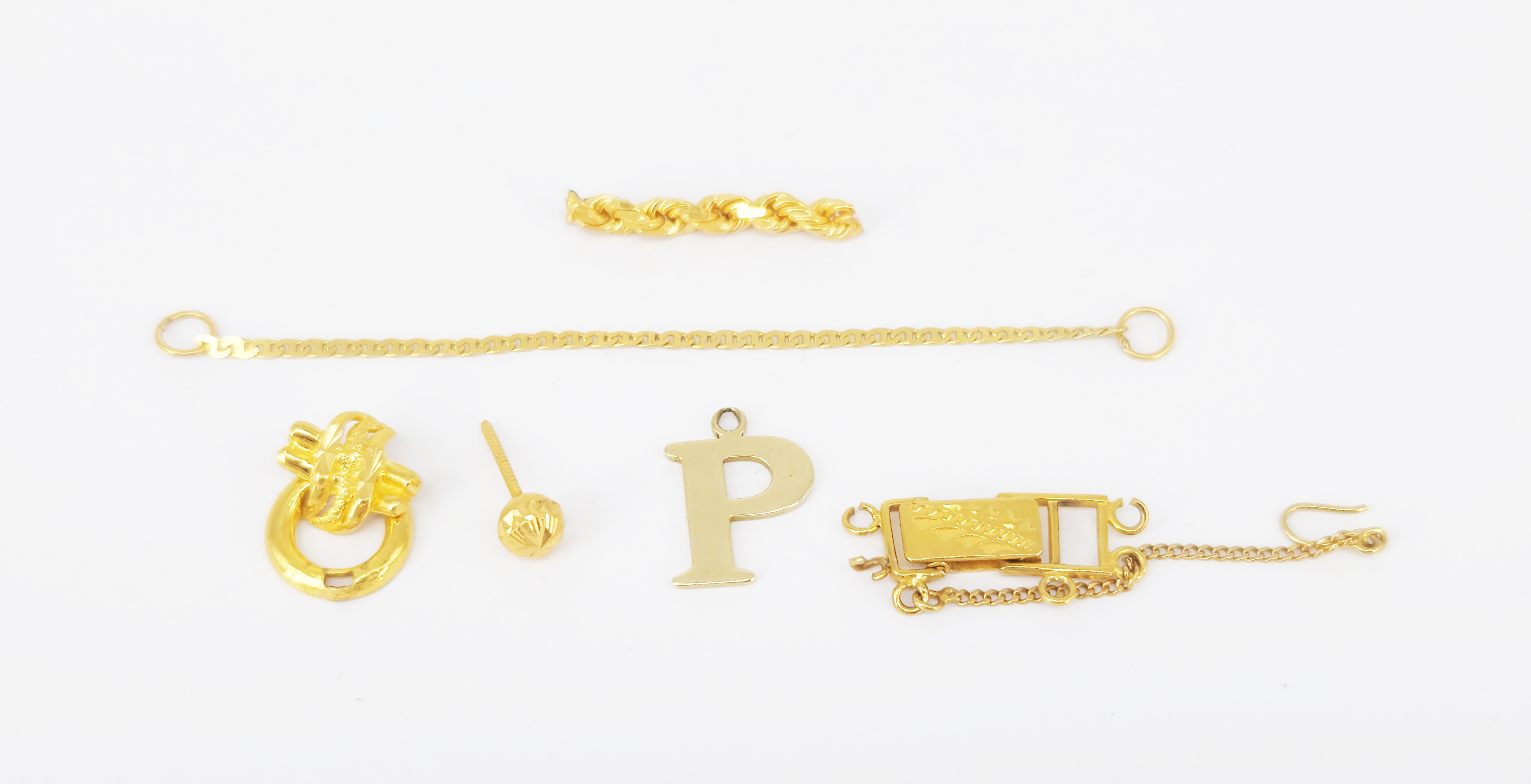240 · A QUANTITY OF GOLD SCRAP