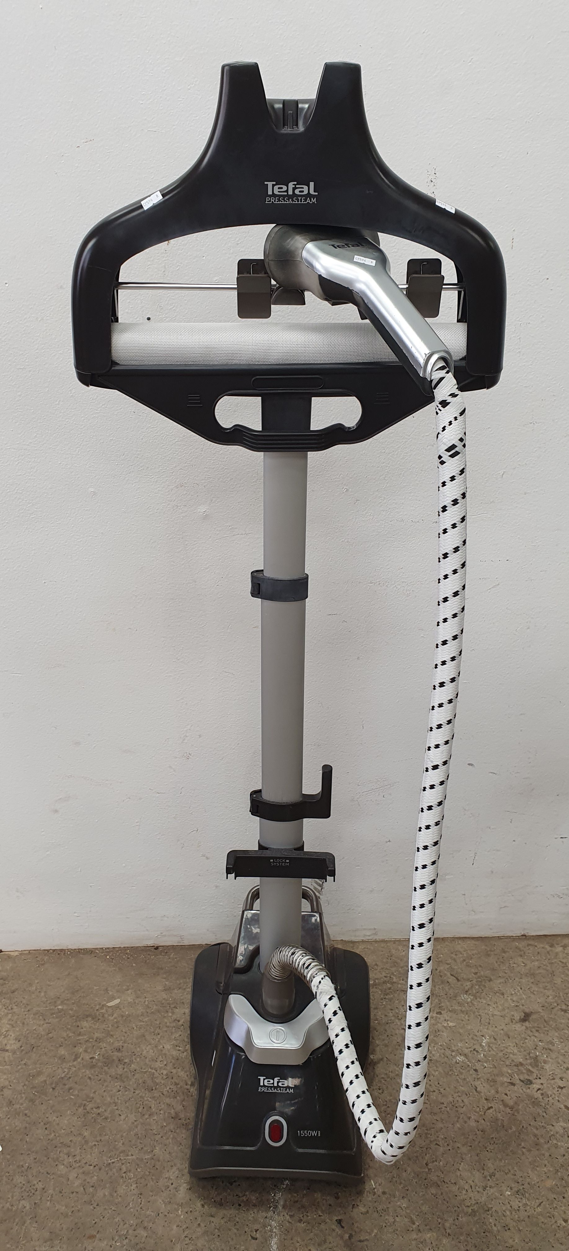 1160 · A TEFAL PRESS & STEAM 1550 WATT STEAM CLEANER