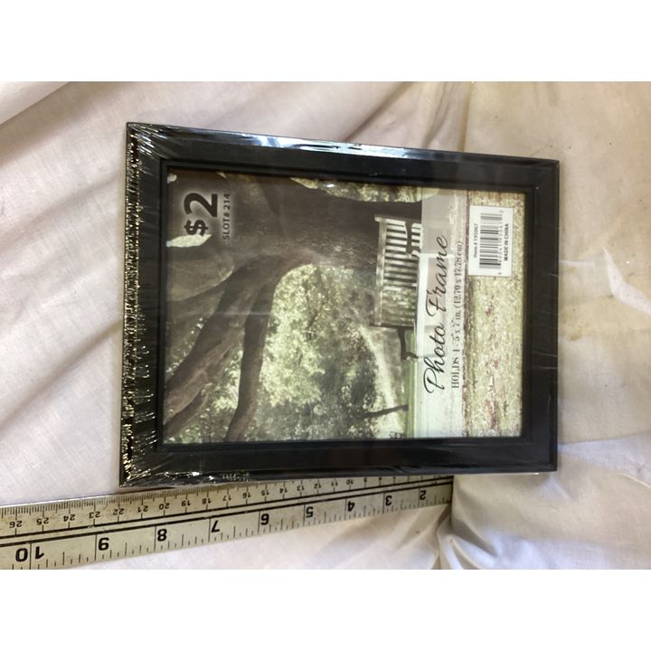 Photo Picture Frame Holds 1-5'' x 7'' Pictures (Black)