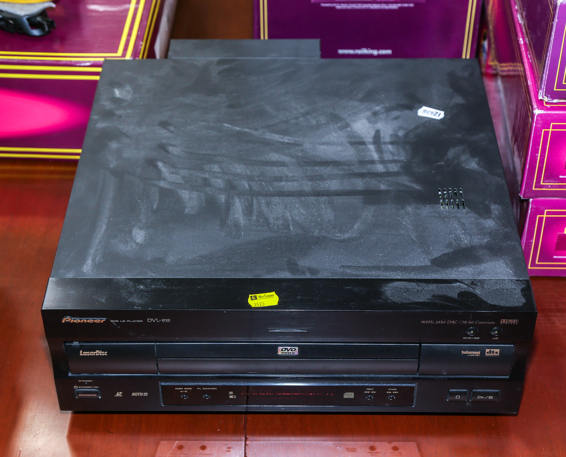 Pioneer DVL-919 Laser Disc DVD Player
