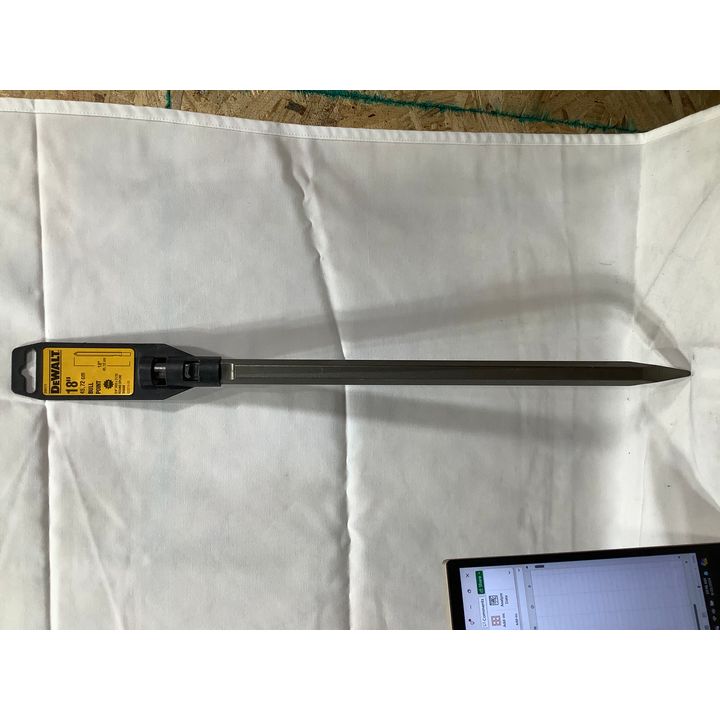 DeWalt 18" Bull Point Spline 3/4" Hex x 21/32 Round Spline Shank