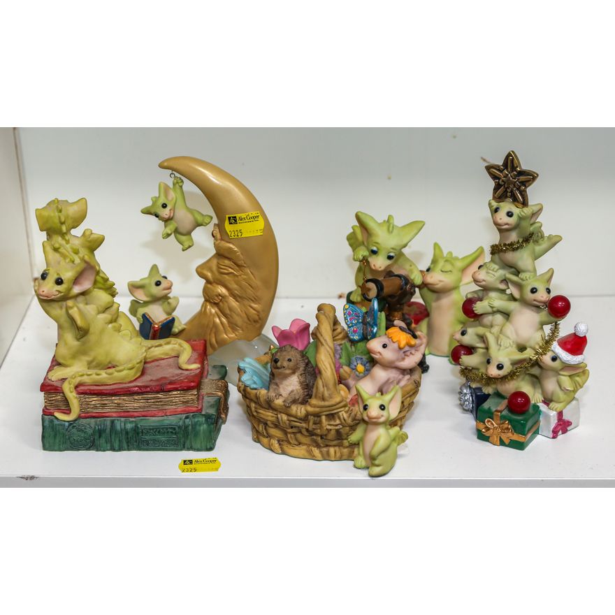 Five Pocket Dragon Figural Groups