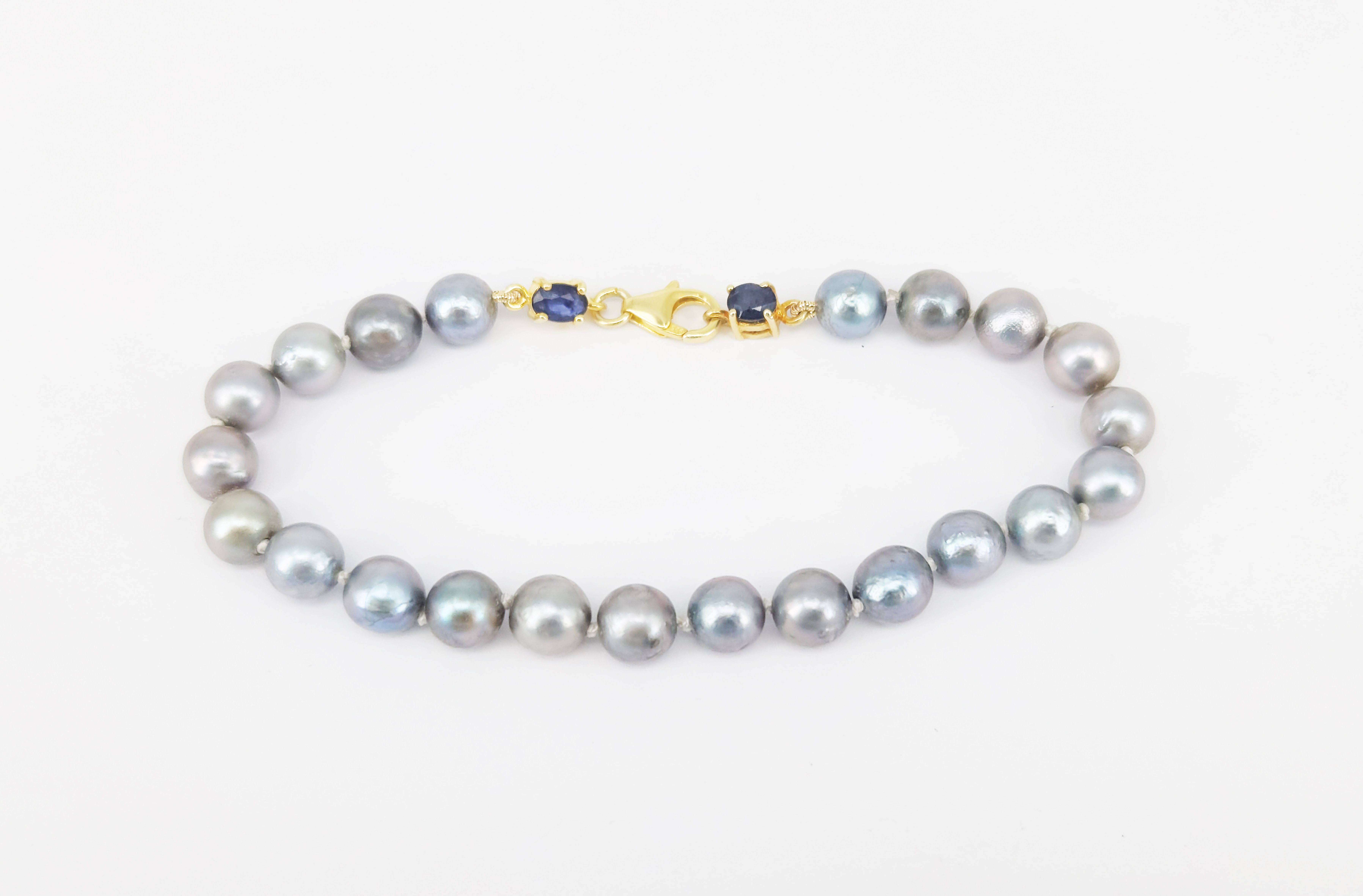 A Tahitian Pearl Bracelet