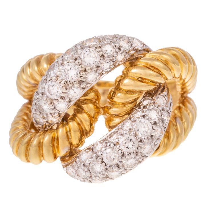 A Diamond Pave & Yellow Gold Knot Ring in 18K