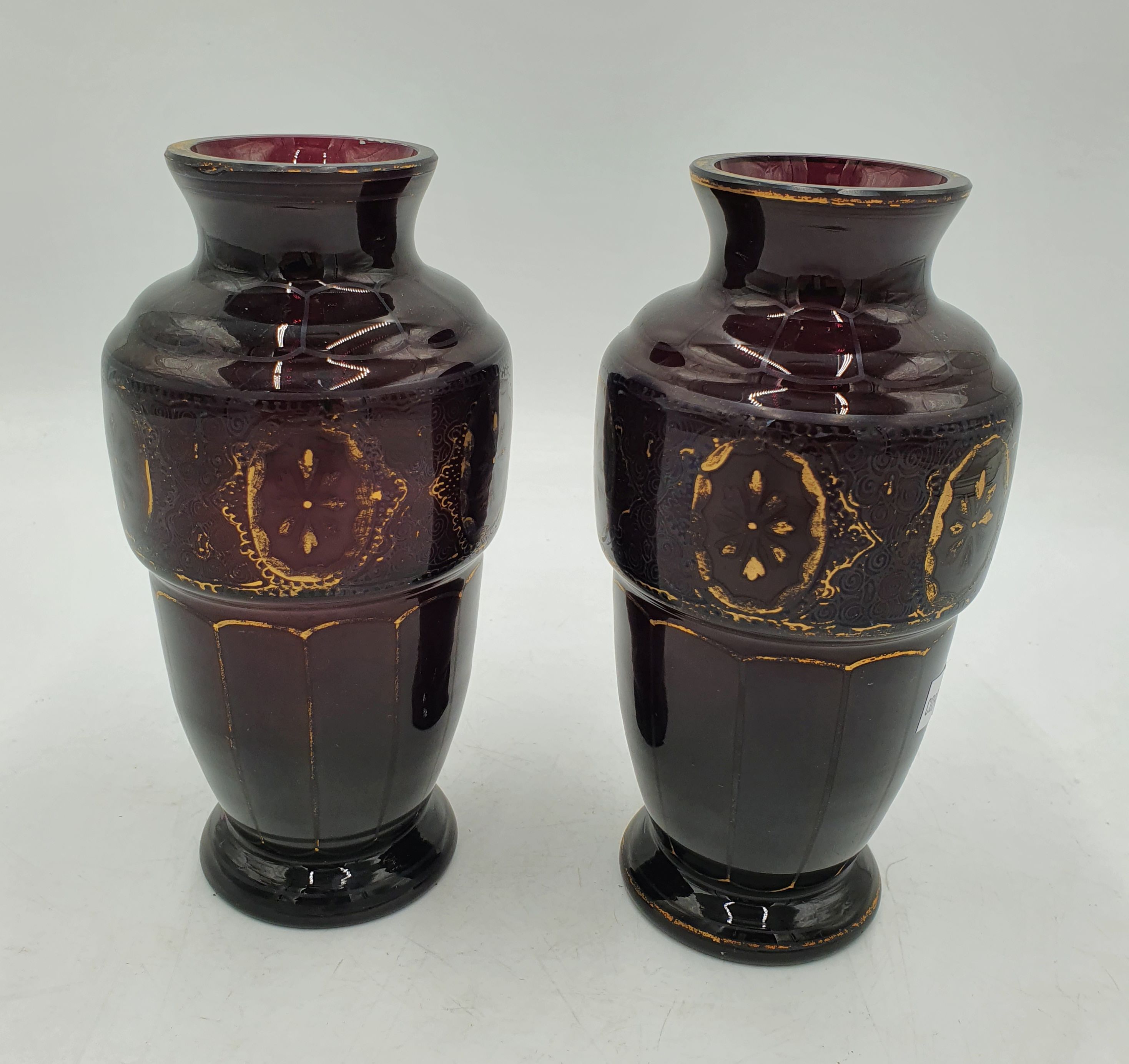 590 · A PAIR OF LATE 19TH/ EARLY 20TH CENTURY CONTINENTAL PURPLE GLASS VASES