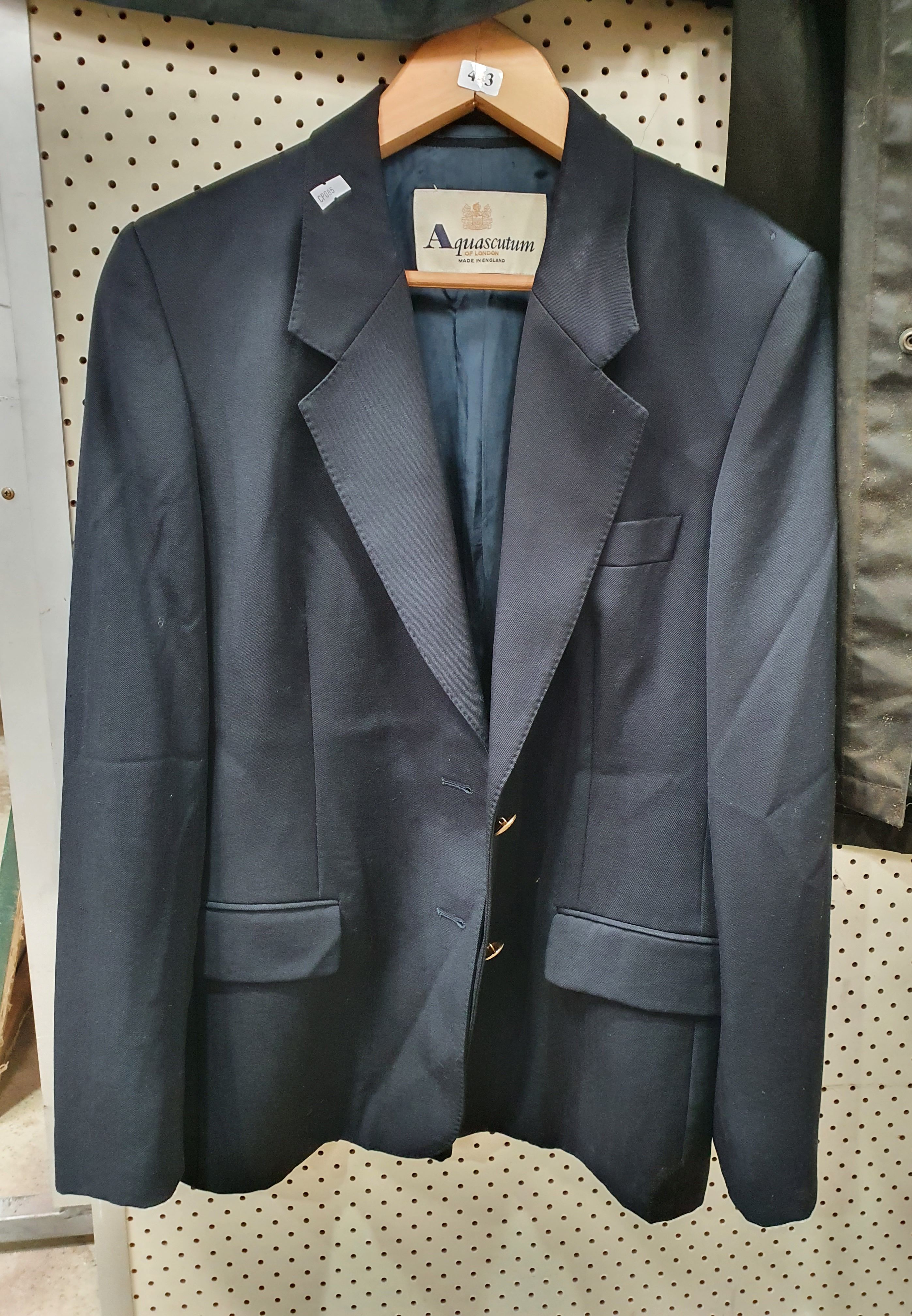 A MEN'S AQUASCUTUM NAVY SUIT JACKET