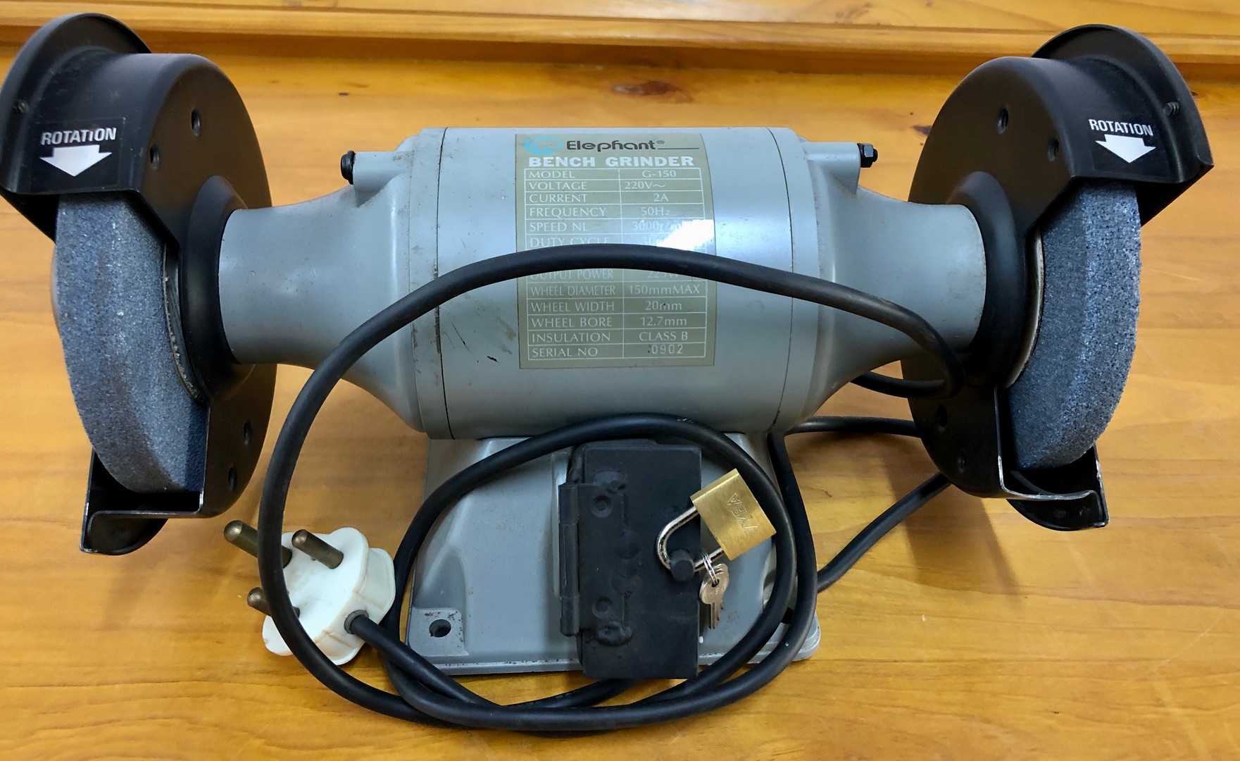 DURATOOL BG-150 BENCH GRINDER WITH 