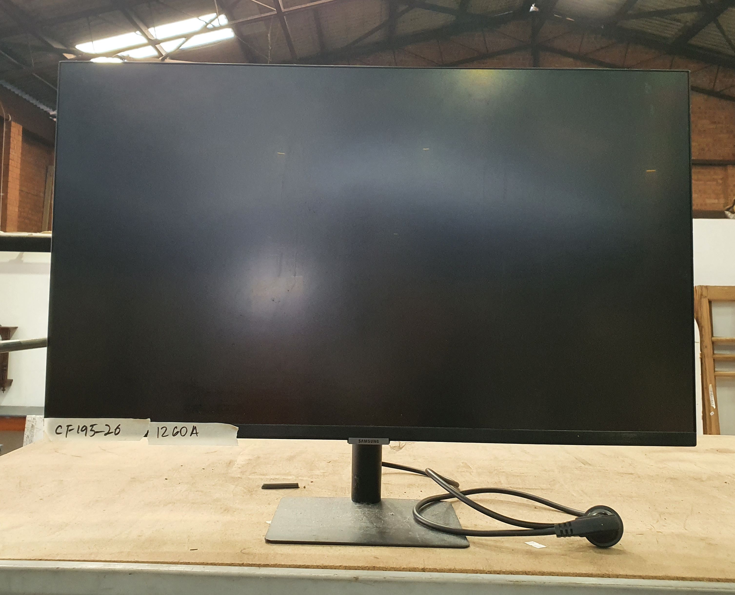 1260A · A SAMSUNG 32INCH MONITOR
